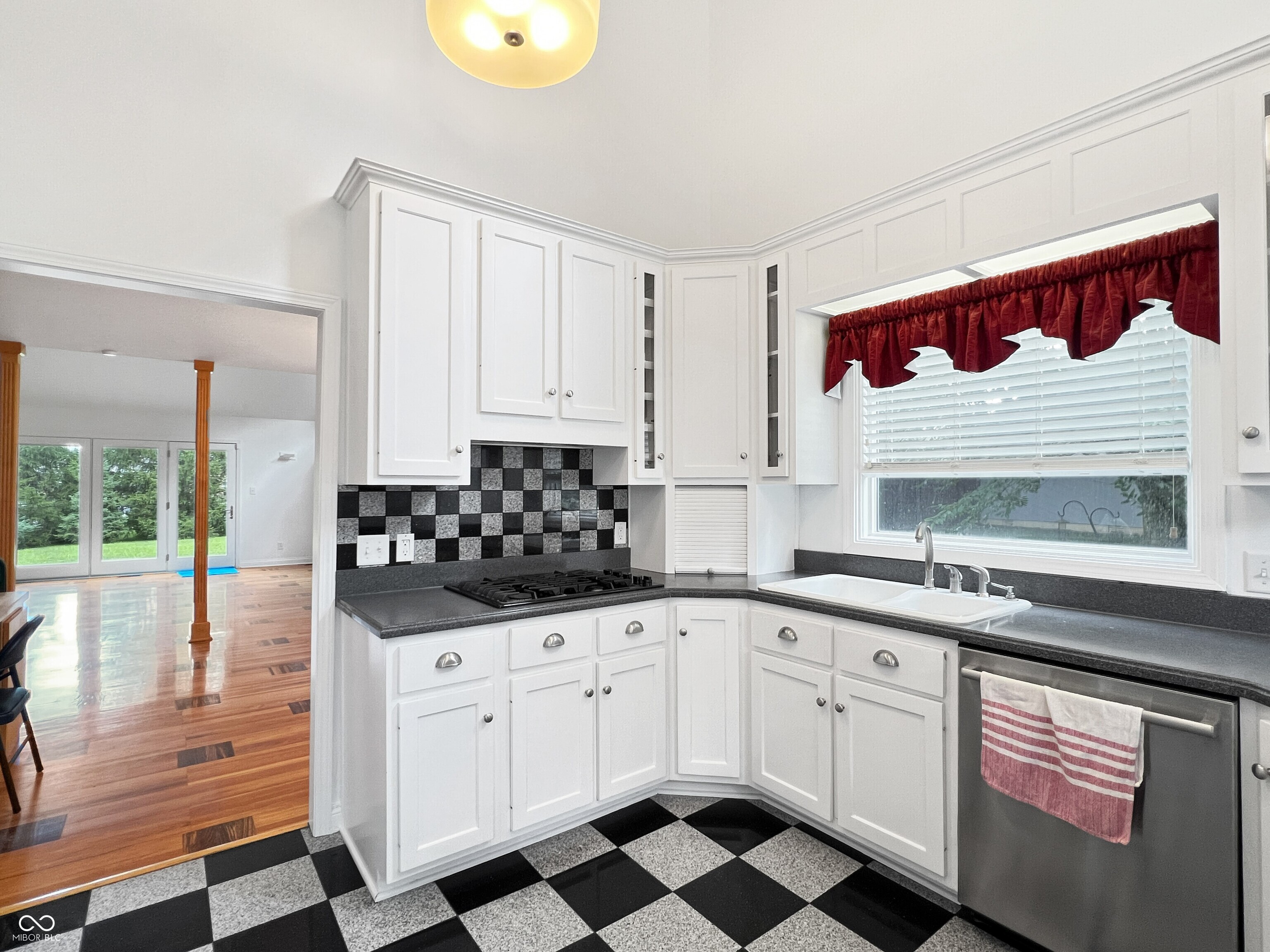 Columbus, Indiana, 47201, United States, 5 Bedrooms Bedrooms, ,6 BathroomsBathrooms,Residential,For Sale,1979621