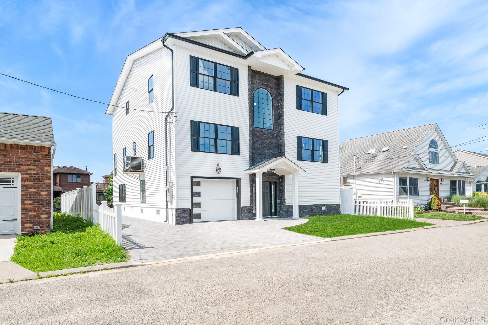 Bellmore, New York, 11710, United States, 5 Bedrooms Bedrooms, ,3 BathroomsBathrooms,Residential,For Sale,1977059