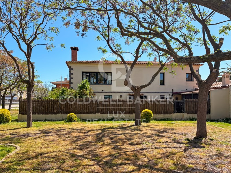 Empuriabrava, Catalonia, ES, 4 Bedrooms Bedrooms, ,2 BathroomsBathrooms,Residential,For Sale,1795076