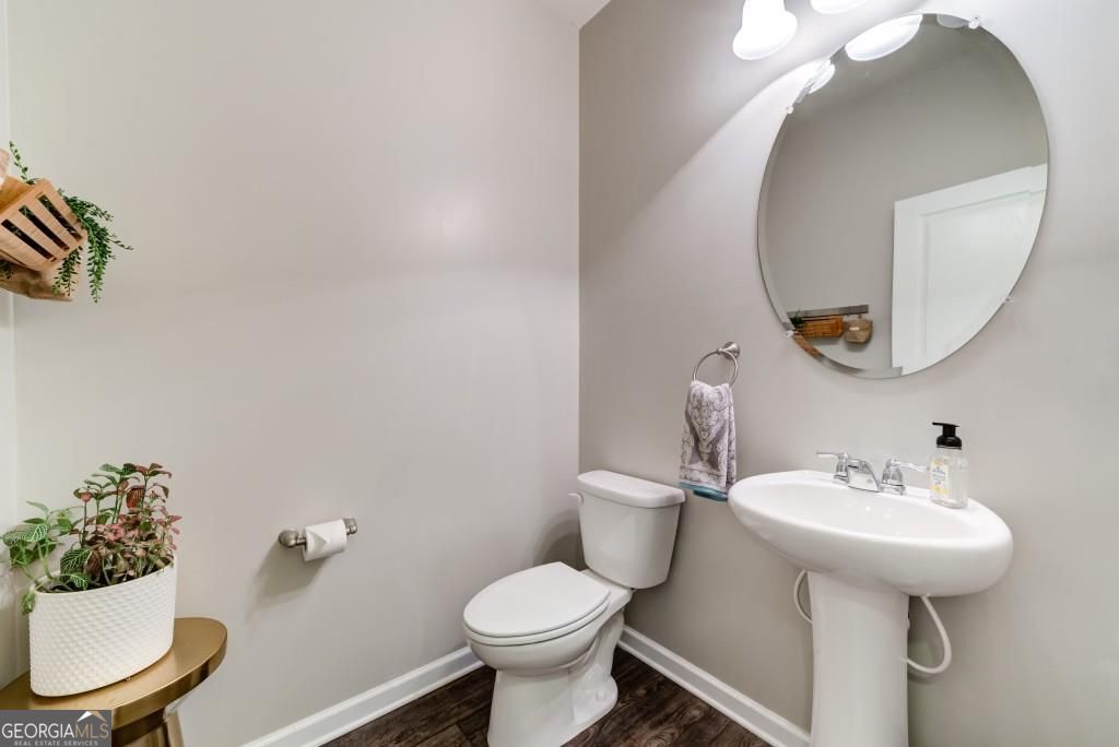 Cumming, Georgia, 30040, United States, 5 Bedrooms Bedrooms, ,5 BathroomsBathrooms,Residential,For Sale,1922351