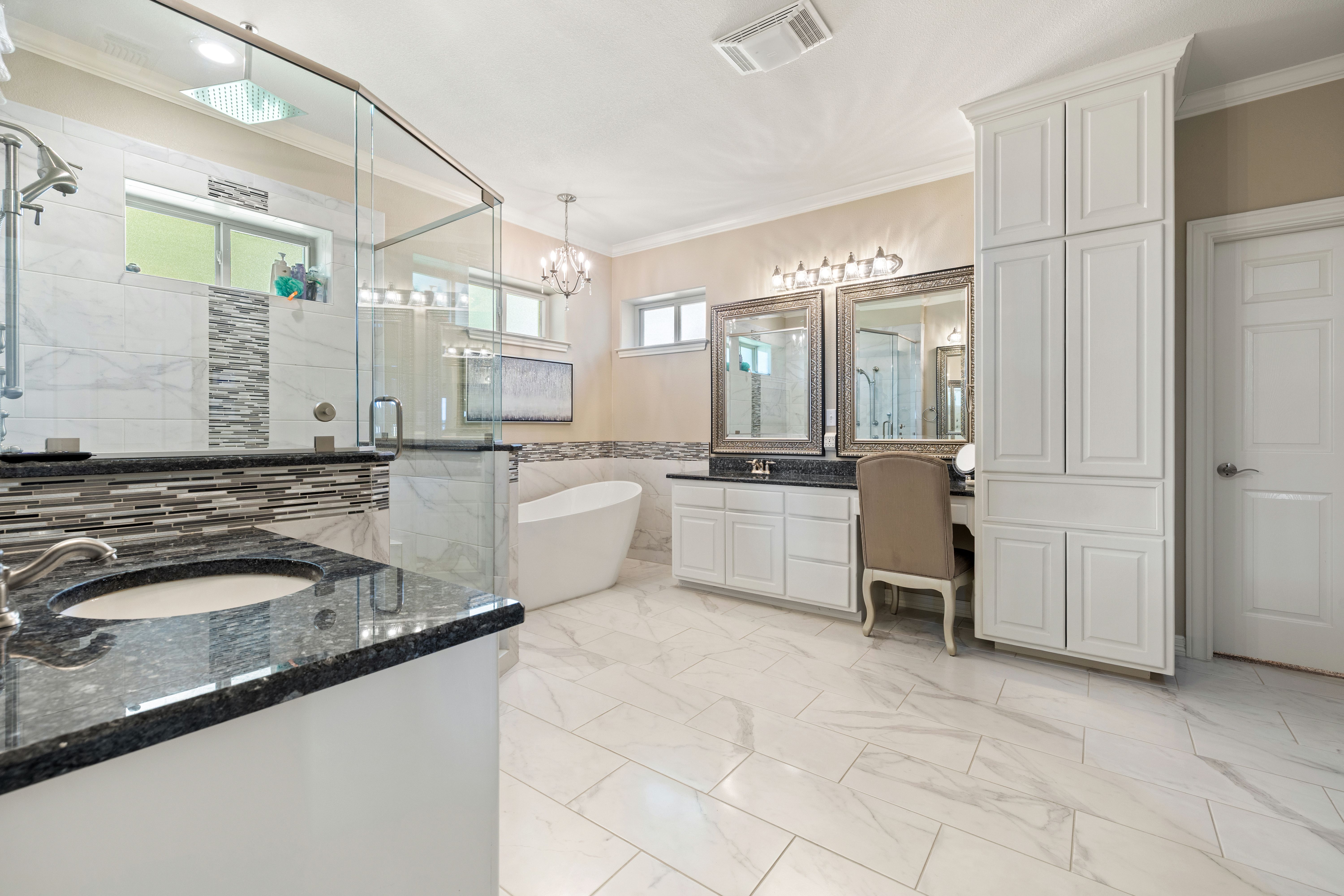  402 S. Shorewood Dr on Lake LBJ - 物件實景