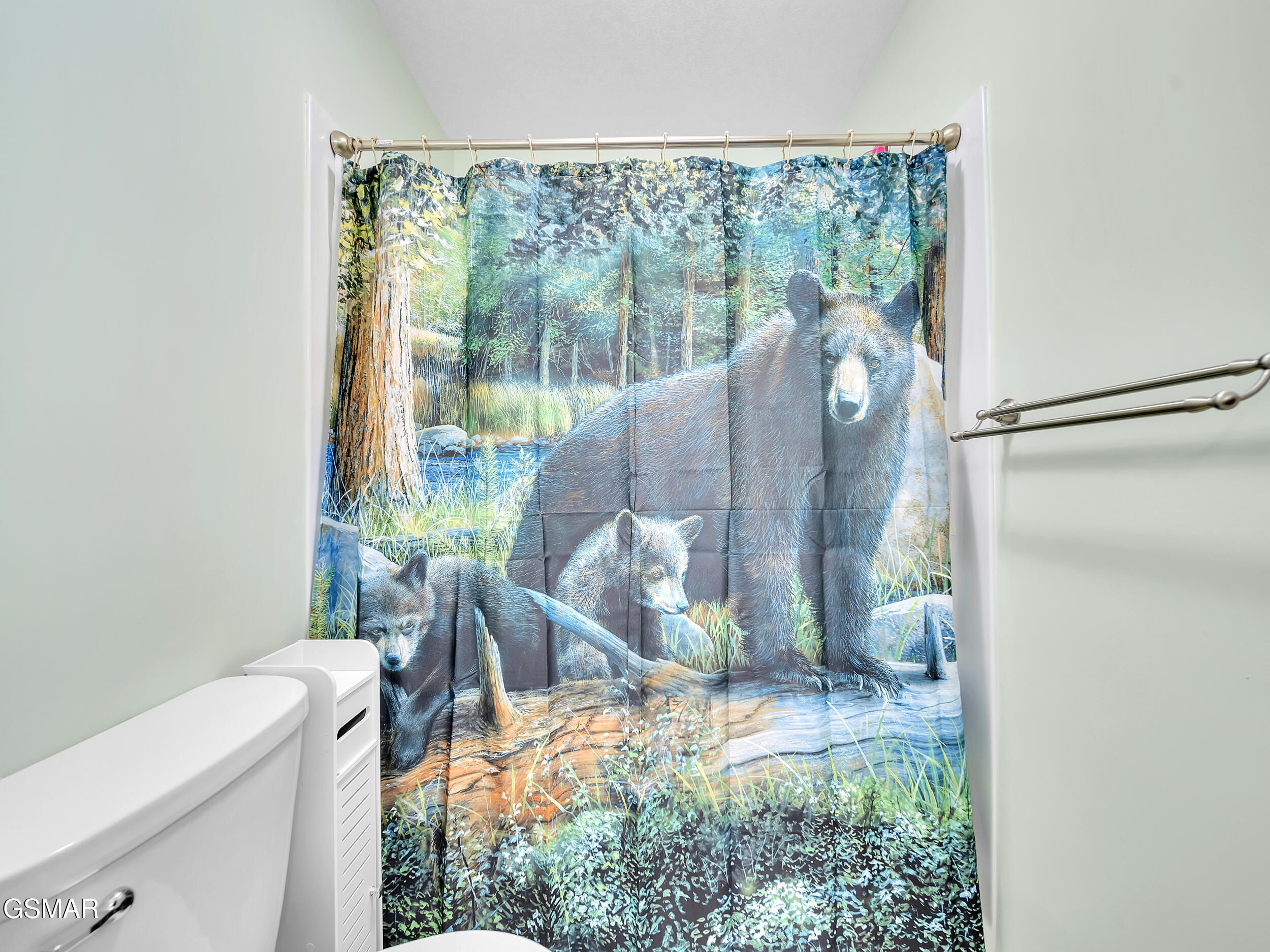 Gatlinburg, Tennessee, 37738, United States, 3 Bedrooms Bedrooms, ,4 BathroomsBathrooms,Residential,For Sale,1979839