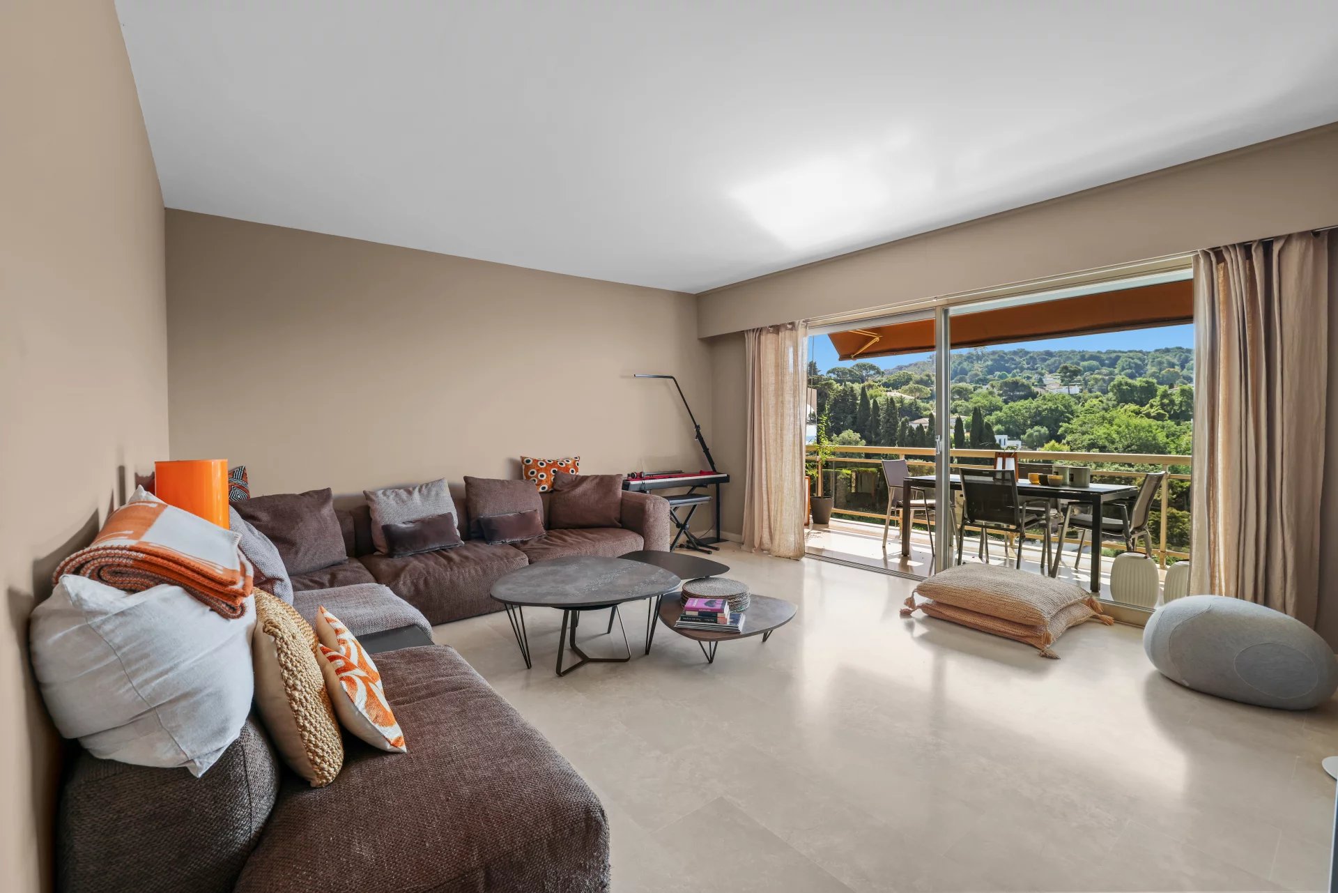 Le Cannet, Provence-Alpes-Côte d’Azur, 06110, FR, 2 Bedrooms Bedrooms, ,2 BathroomsBathrooms,Residential,For Sale,1829506