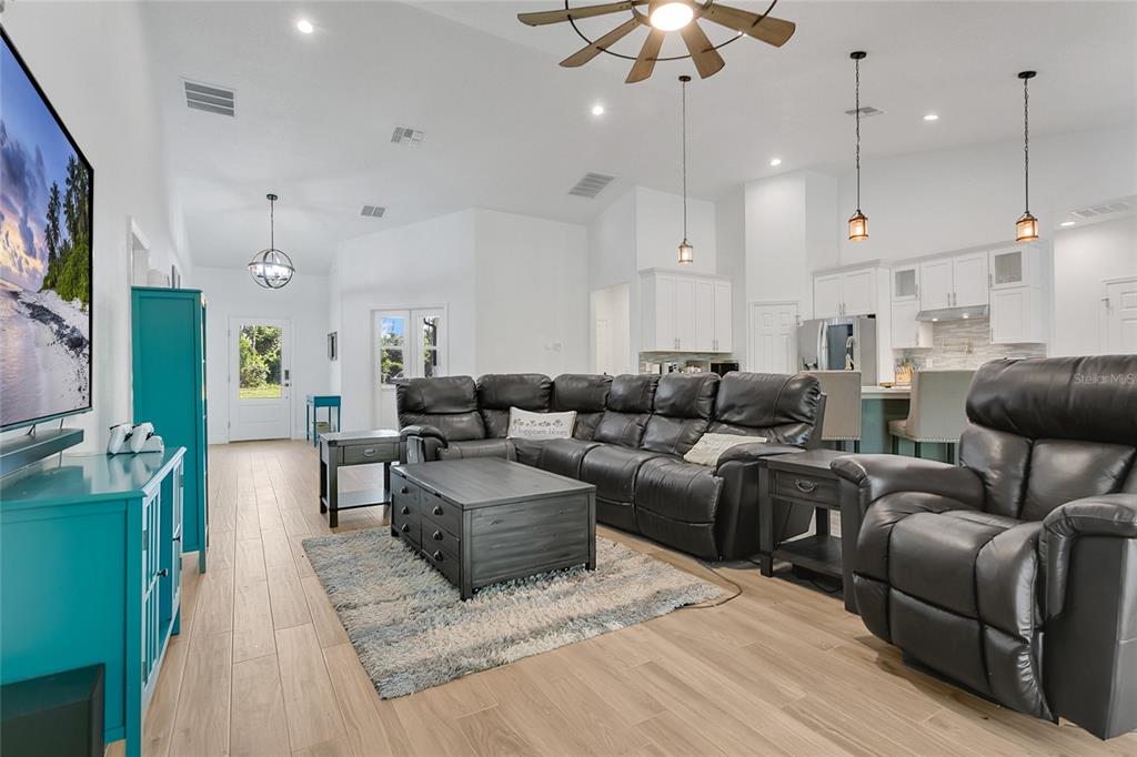 Groveland, Florida, 34736, United States, 4 Bedrooms Bedrooms, ,3 BathroomsBathrooms,Residential,For Sale,1903705