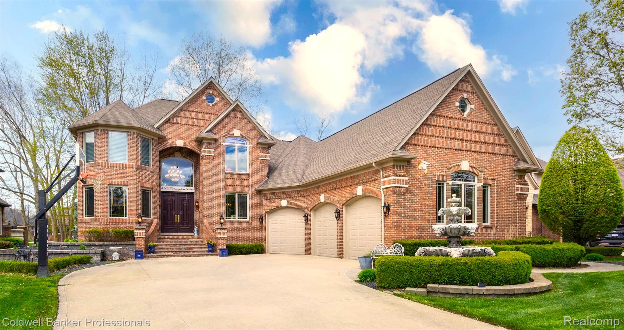 Covington Dr, Washington, MI 48094