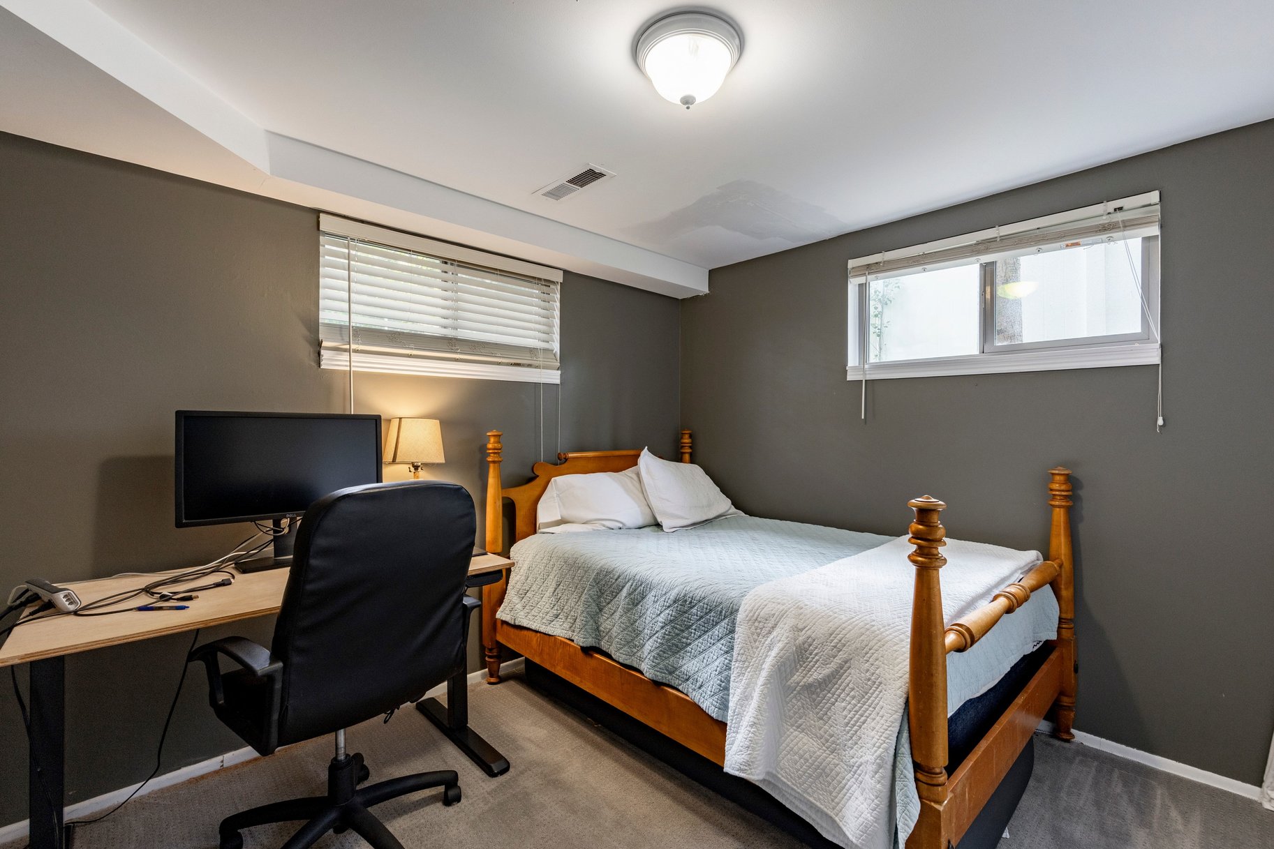  Modernized Millcreek Rambler with Open Living & Private Backyard - 物件實景