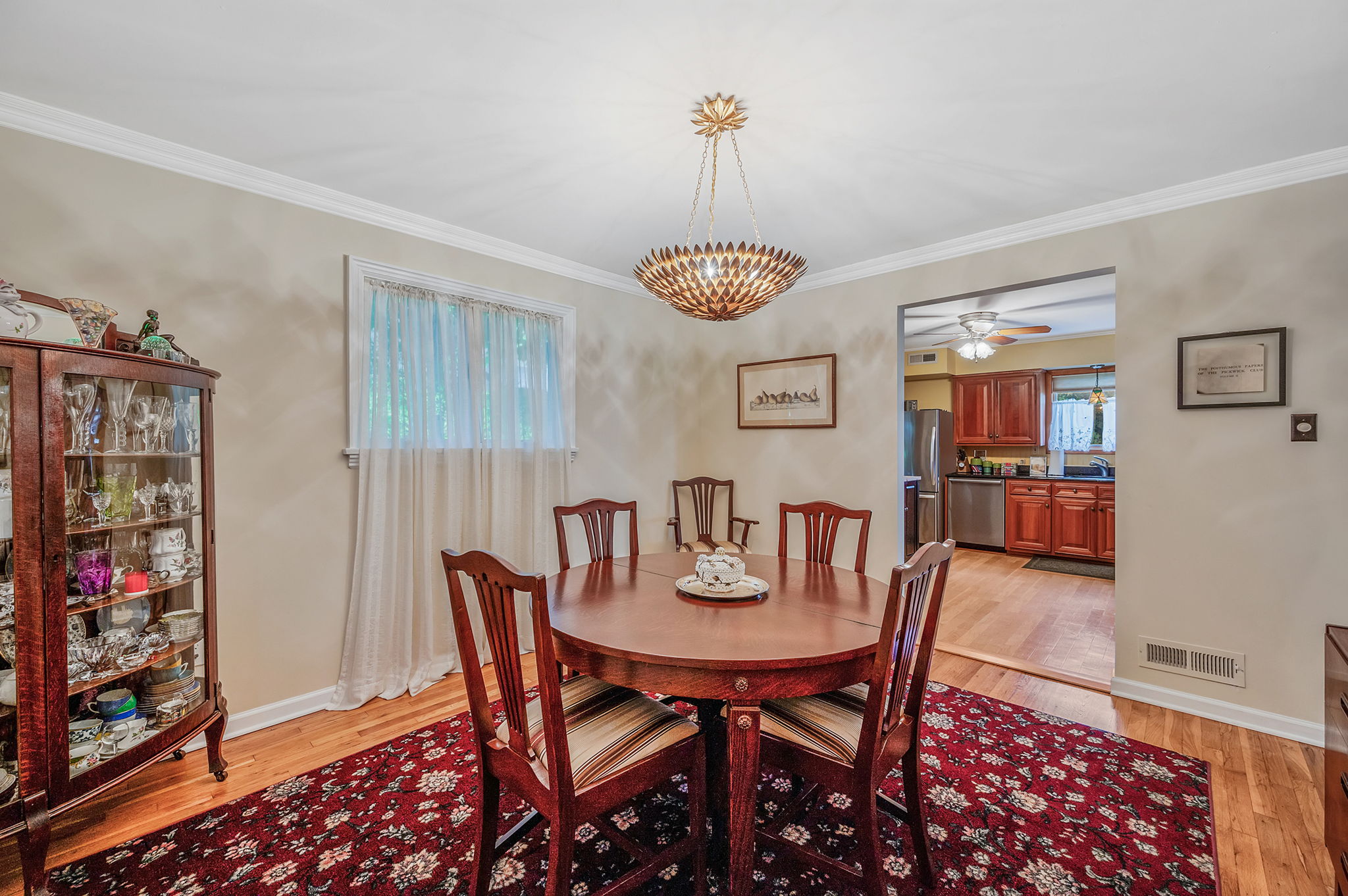 Babylon, New York, 11702, United States, 4 Bedrooms Bedrooms, ,3 BathroomsBathrooms,Residential,For Sale,1921676