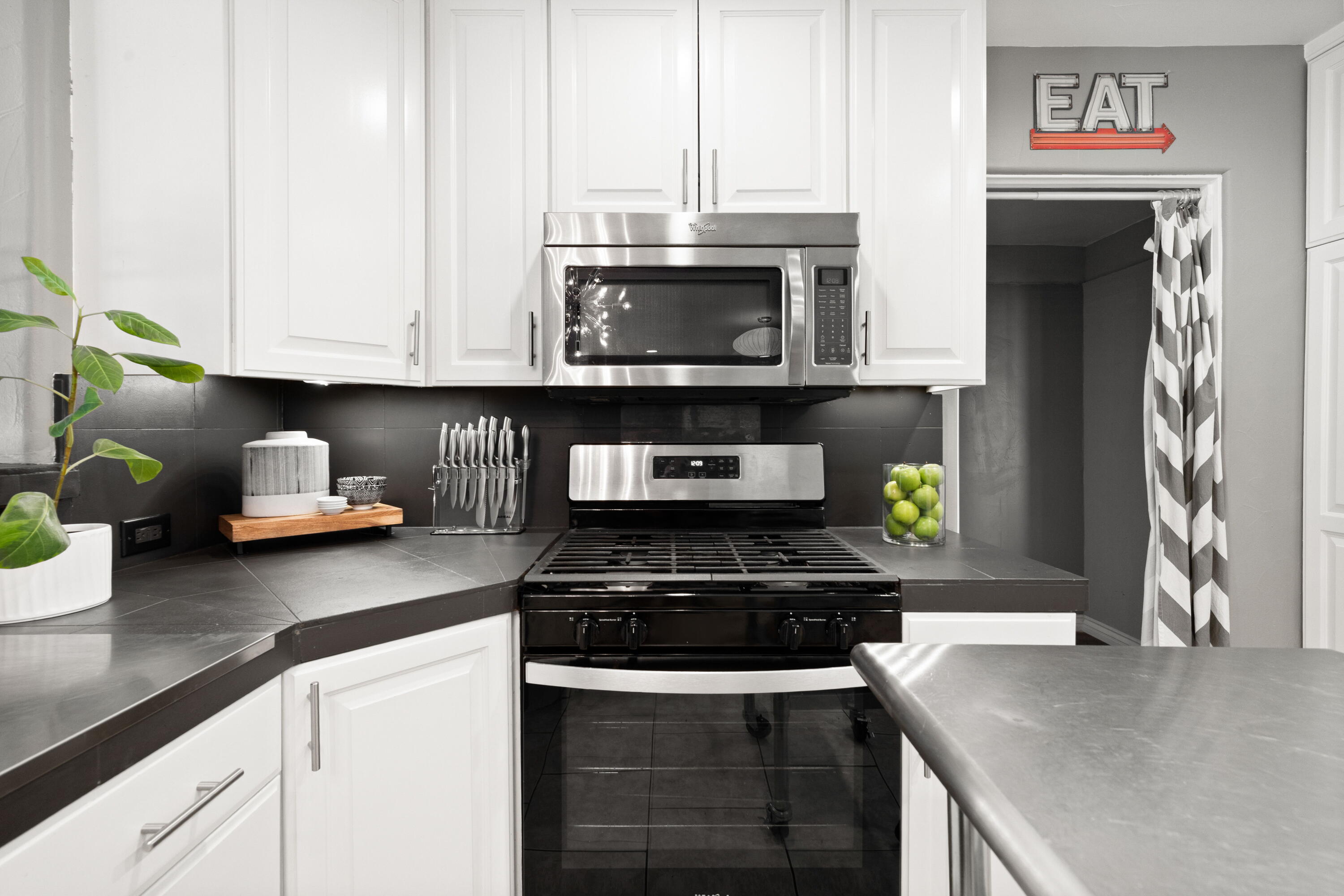 Palm Desert, California, 92211, United States, 3 Bedrooms Bedrooms, ,2 BathroomsBathrooms,Residential,For Sale,1972481