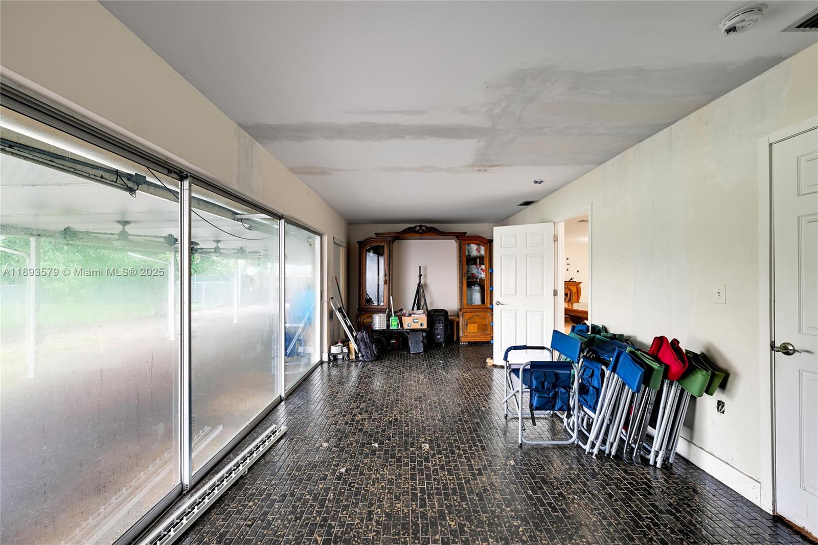 Miami Gardens, Florida, 33169, United States, 5 Bedrooms Bedrooms, ,2 BathroomsBathrooms,Residential,For Sale,1977274