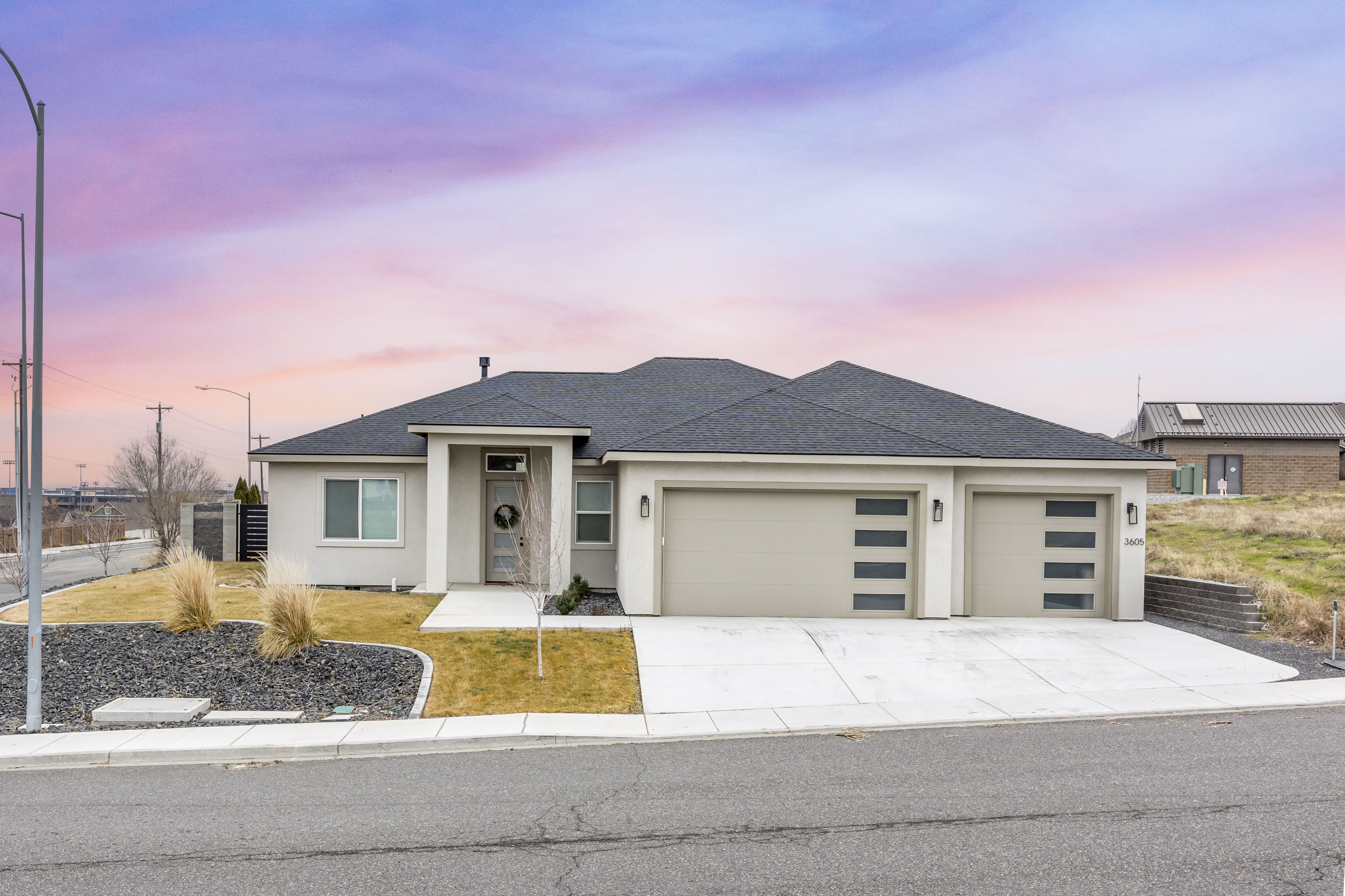 Kennewick, Washington, 99338, United States, 4 Bedrooms Bedrooms, ,3 BathroomsBathrooms,Residential,For Sale,2044303
