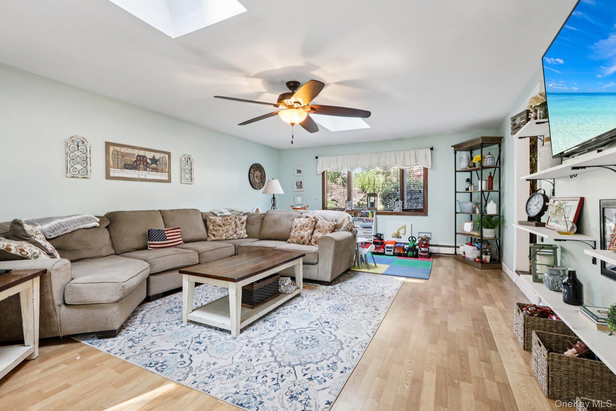 Garnerville, New York, 10923, United States, 4 Bedrooms Bedrooms, ,2 BathroomsBathrooms,Residential,For Sale,1974651