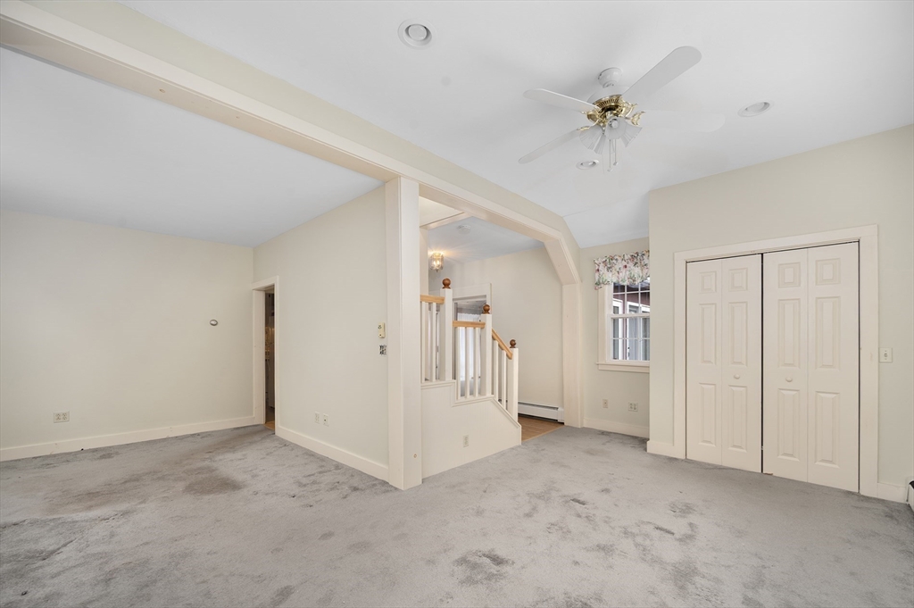 Northbridge, Massachusetts, 01534, United States, 3 Bedrooms Bedrooms, ,1 BathroomBathrooms,Residential,For Sale,1992479