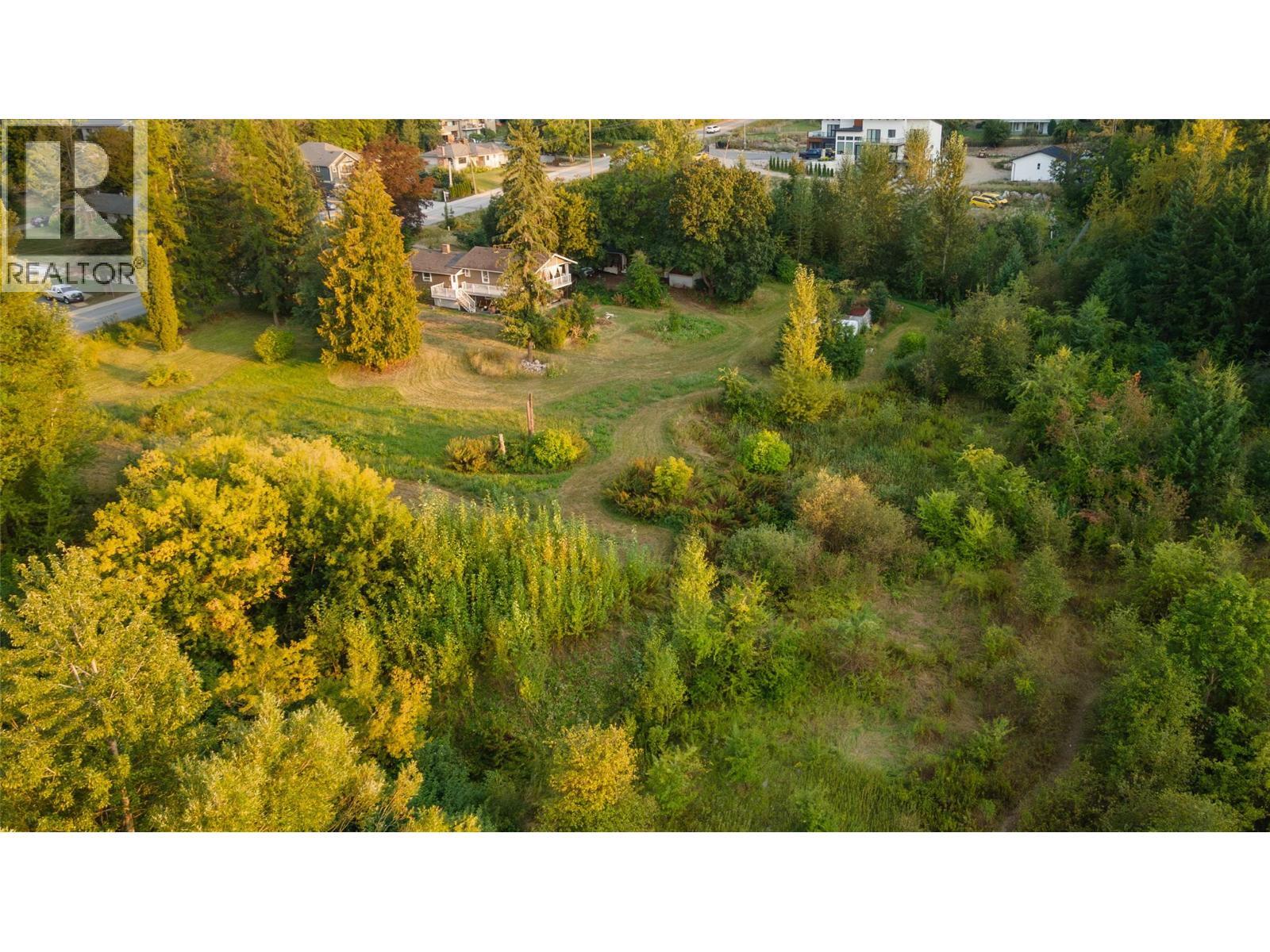 SALMON ARM, British Columbia, V1E 1J3, CA, 4 Bedrooms Bedrooms, ,2 BathroomsBathrooms,Residential,For Sale,1950734