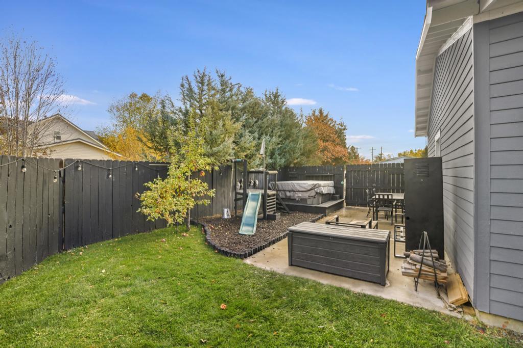 Bellevue, Idaho, 83313, United States, 4 Bedrooms Bedrooms, ,3 BathroomsBathrooms,Residential,For Sale,1989218