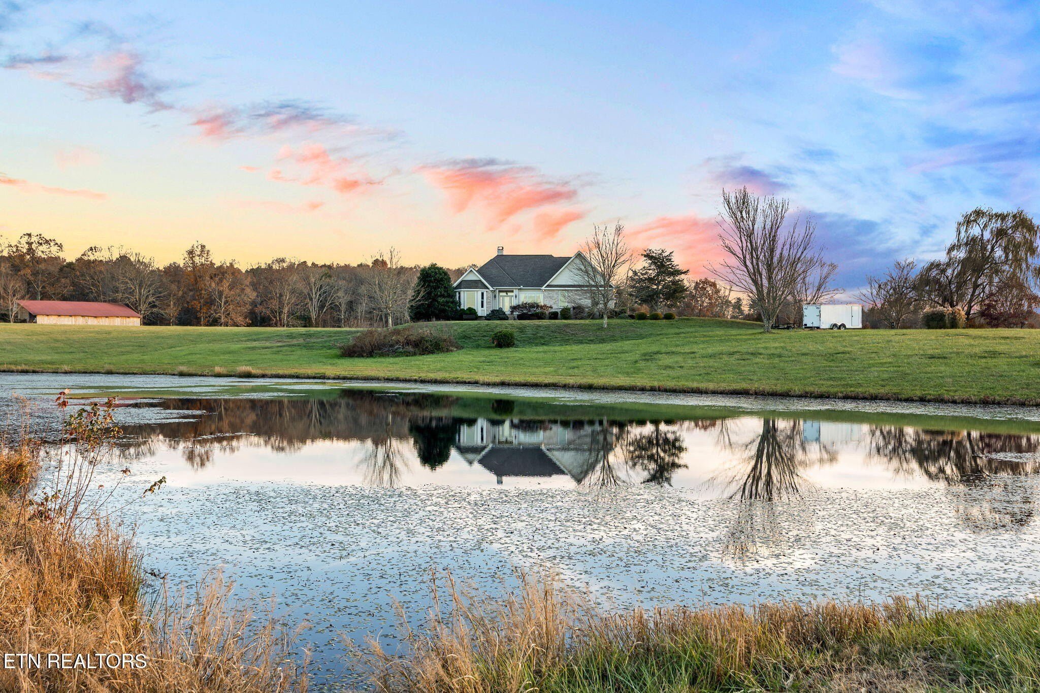 Deer Lodge, Tennessee, 37726, United States, 3 Bedrooms Bedrooms, ,4 BathroomsBathrooms,Residential,For Sale,1996492