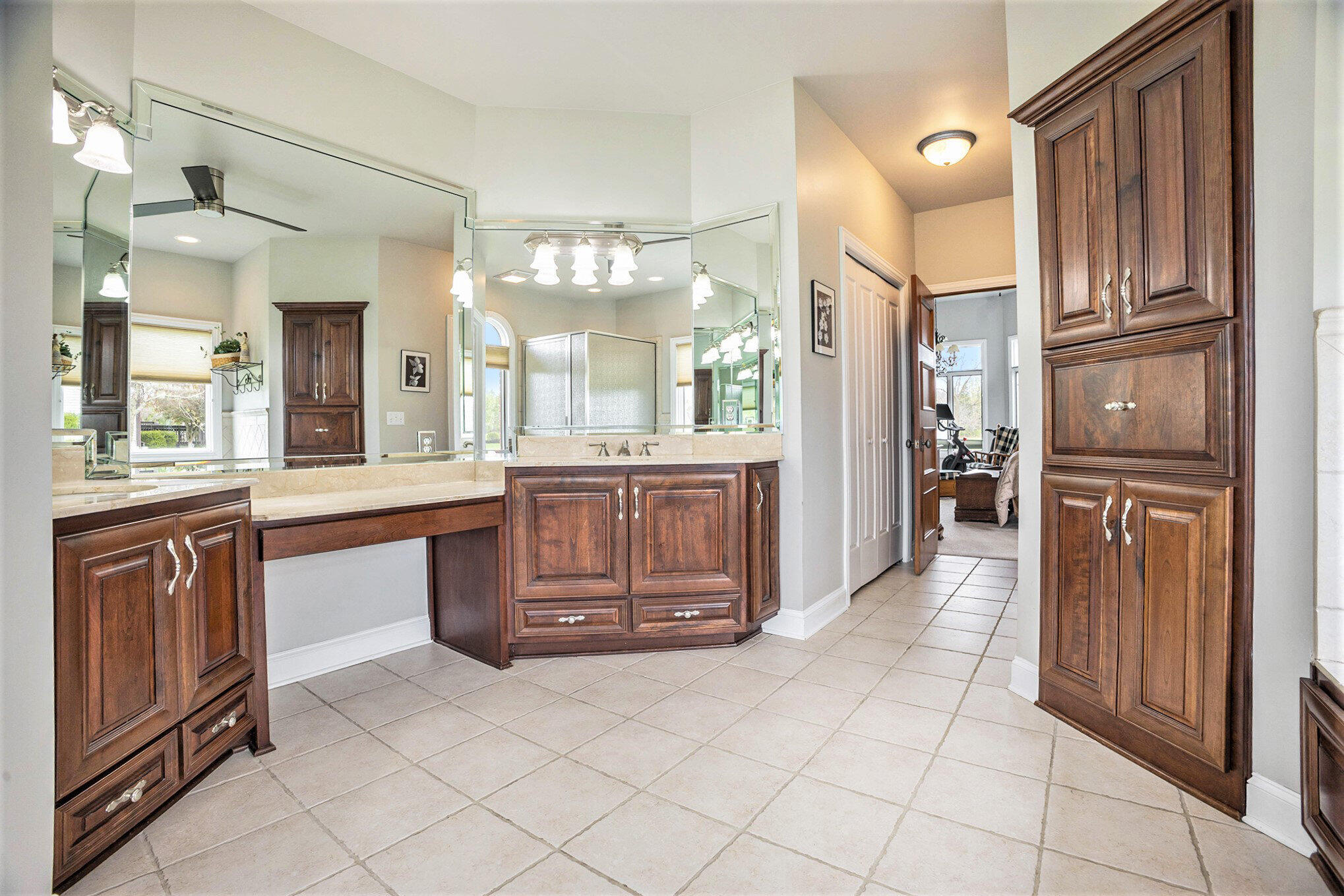 Hobart, Indiana, 46342, United States, 5 Bedrooms Bedrooms, ,5 BathroomsBathrooms,Residential,For Sale,1872844