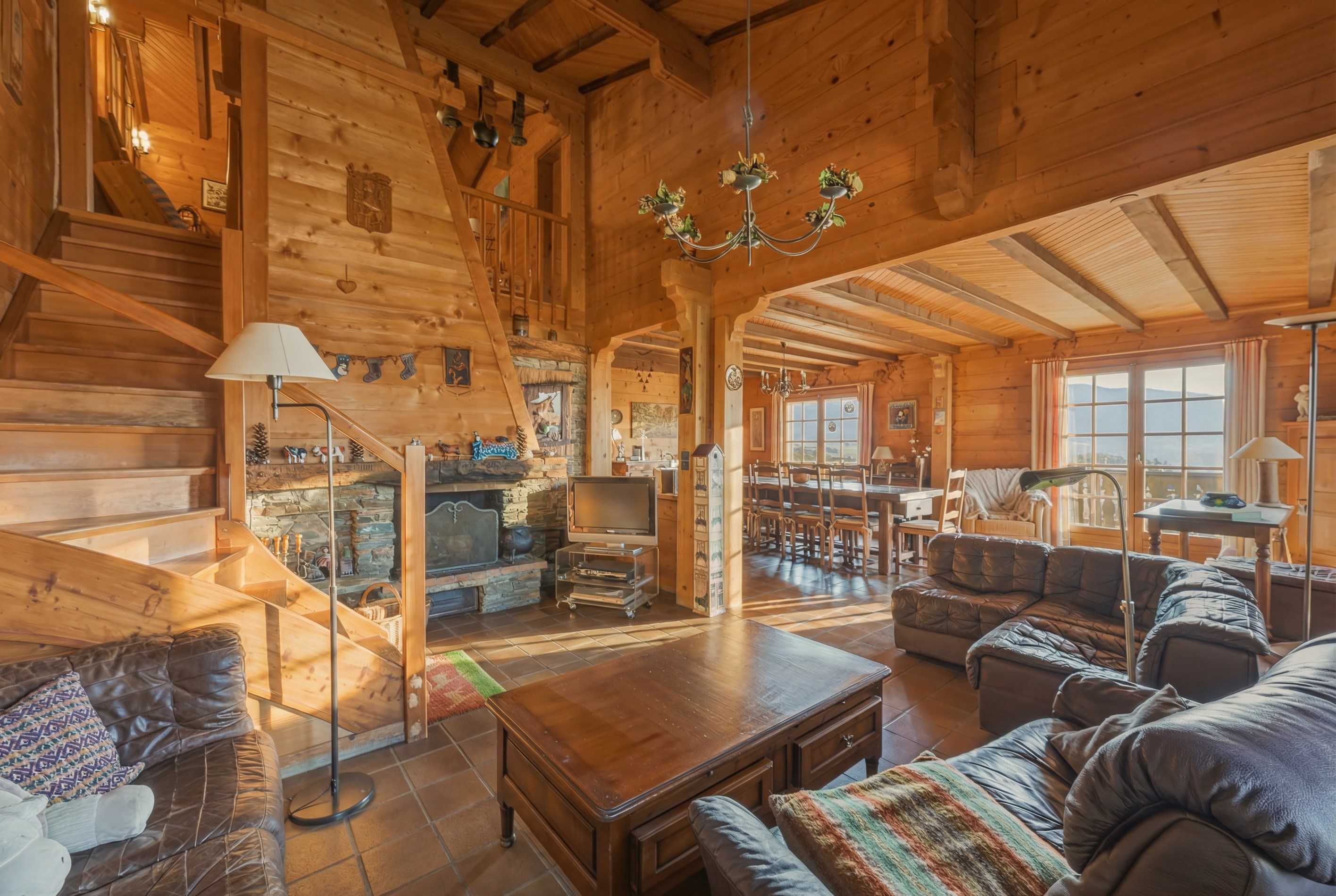  Authentic Chalet with Panoramic Views – 1.2 Hectare Estate - 物件實景