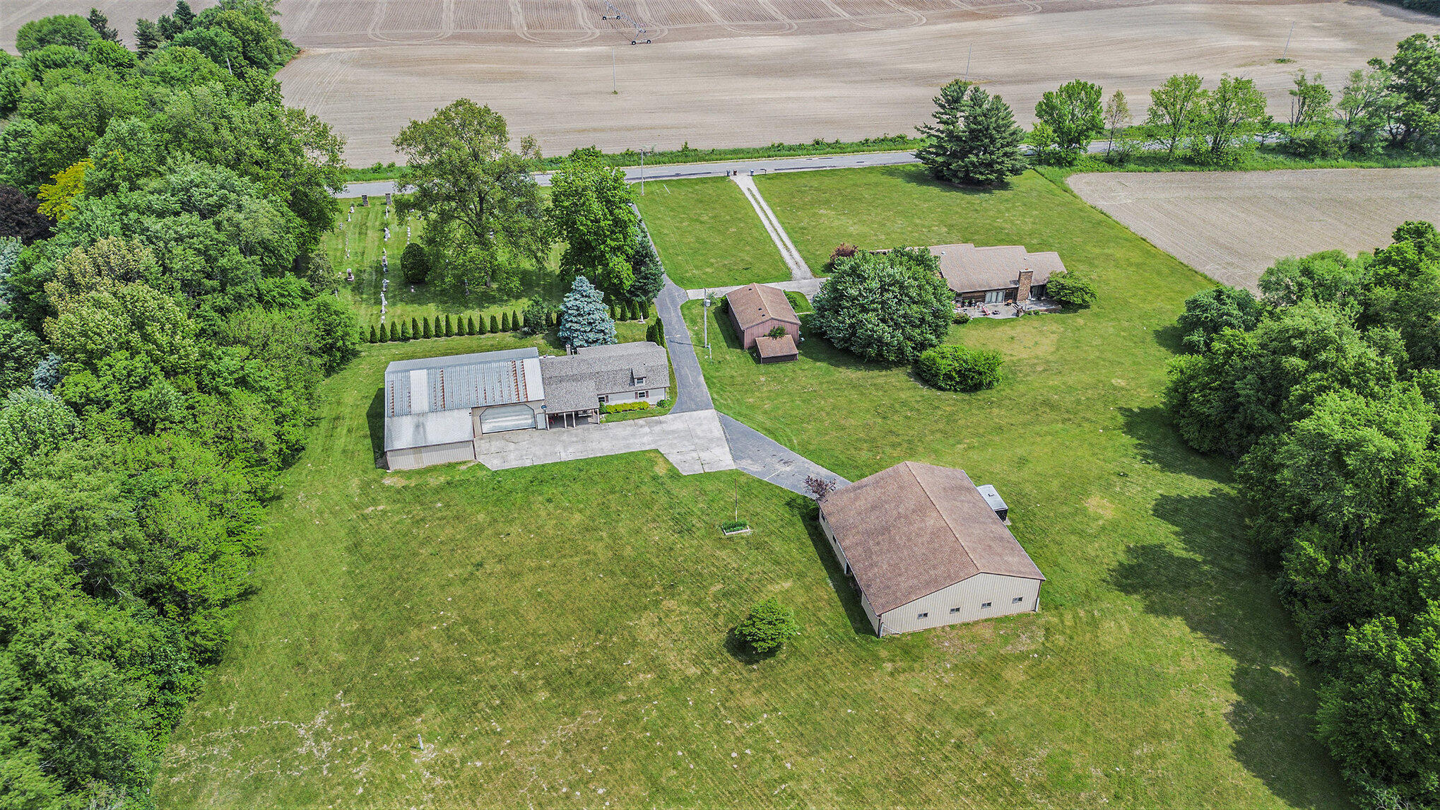 Niles, Michigan, 49120, United States, 2 Bedrooms Bedrooms, ,2 BathroomsBathrooms,Residential,For Sale,1979115