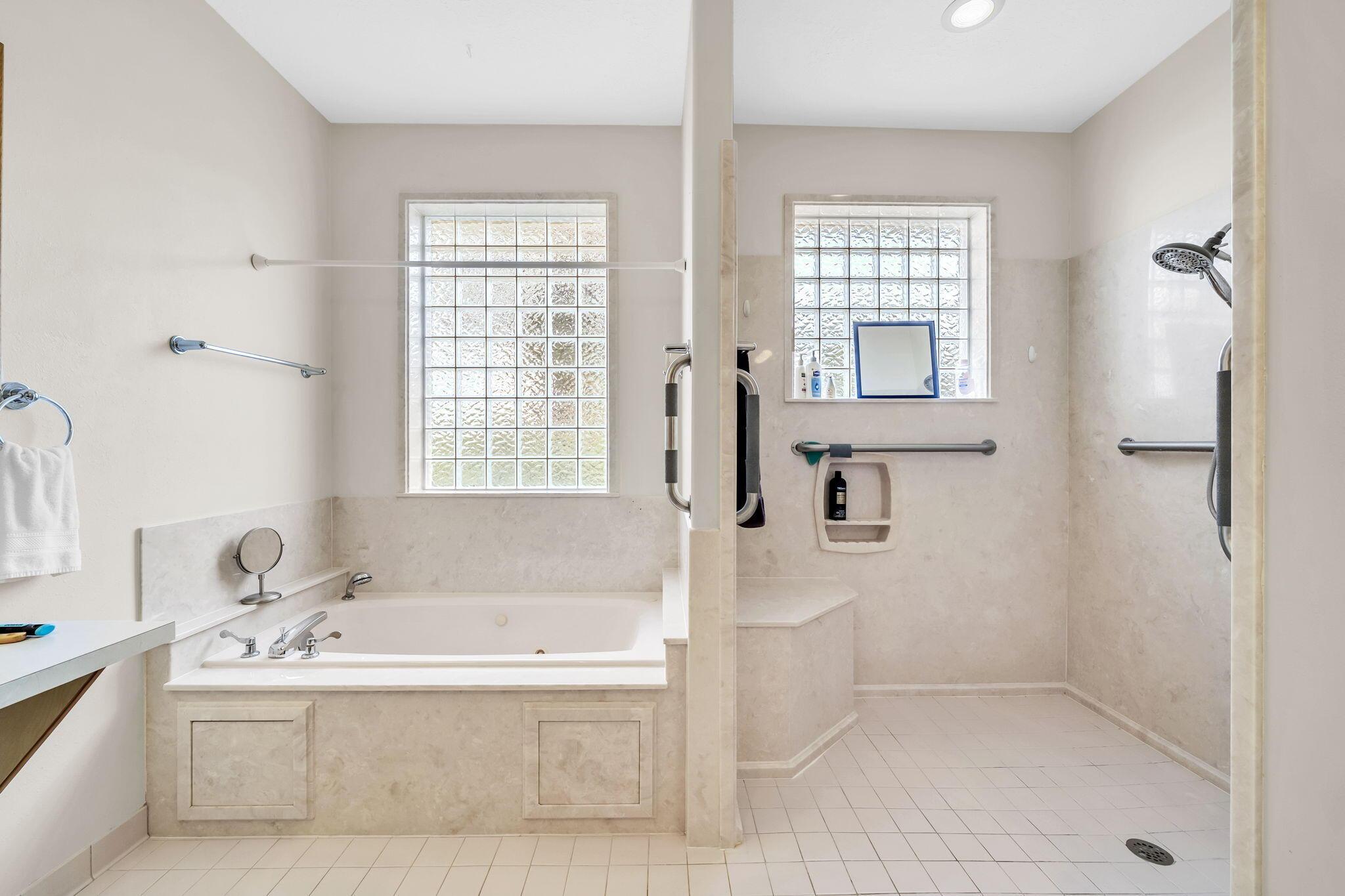 Fort Walton Beach, Florida, 32547, United States, 4 Bedrooms Bedrooms, ,4 BathroomsBathrooms,Residential,For Sale,2008970