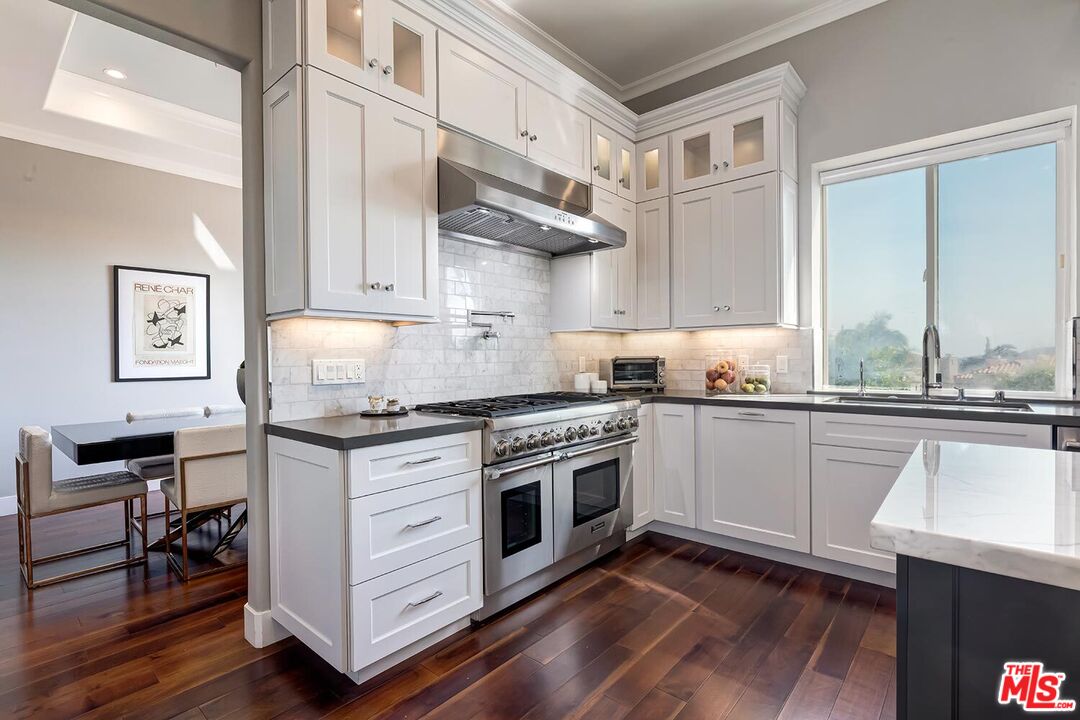 Pacific Palisades, California, 90272, United States, 4 Bedrooms Bedrooms, ,4 BathroomsBathrooms,Residential,For Sale,1911356