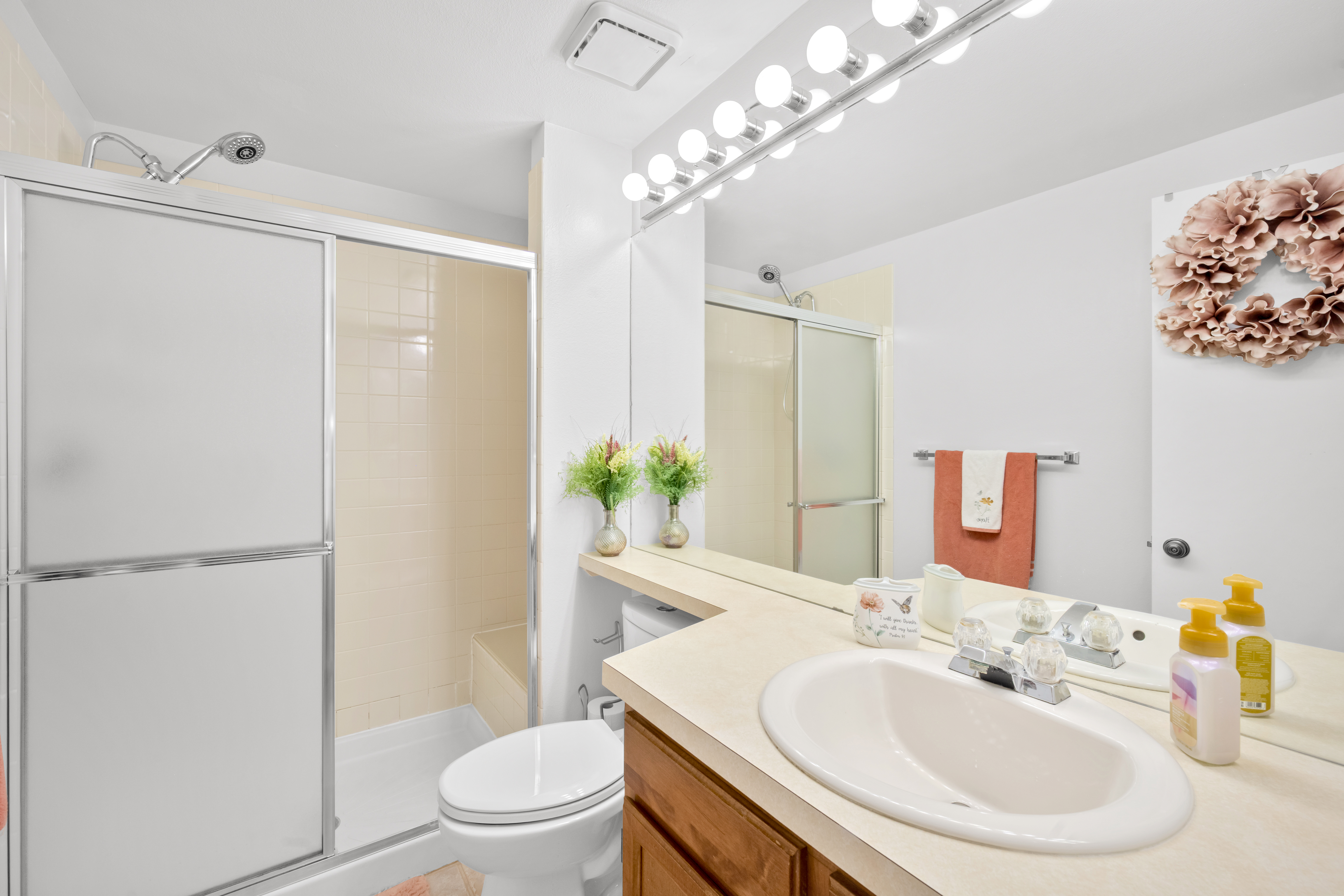  Beautifully Updated Townhouse in the Northpark Community - 物件實景