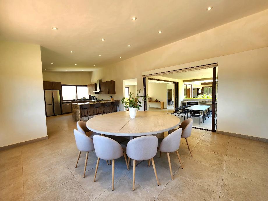 Valle de Bravo, Estado de México, 51200, Mexico, 4 Bedrooms Bedrooms, ,5 BathroomsBathrooms,Residential,For Sale,1917962