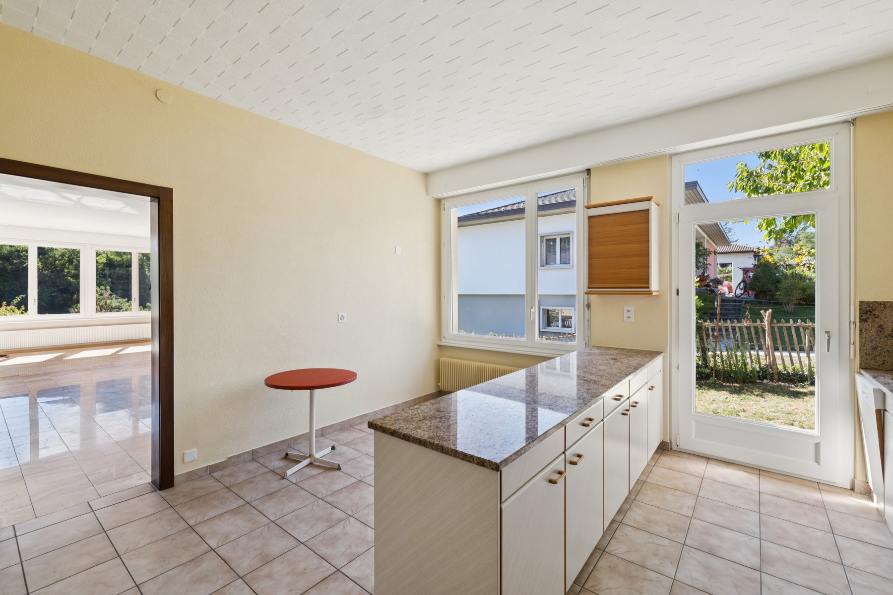  Stunning property with a view of the Château de Tourbillon - 物件實景