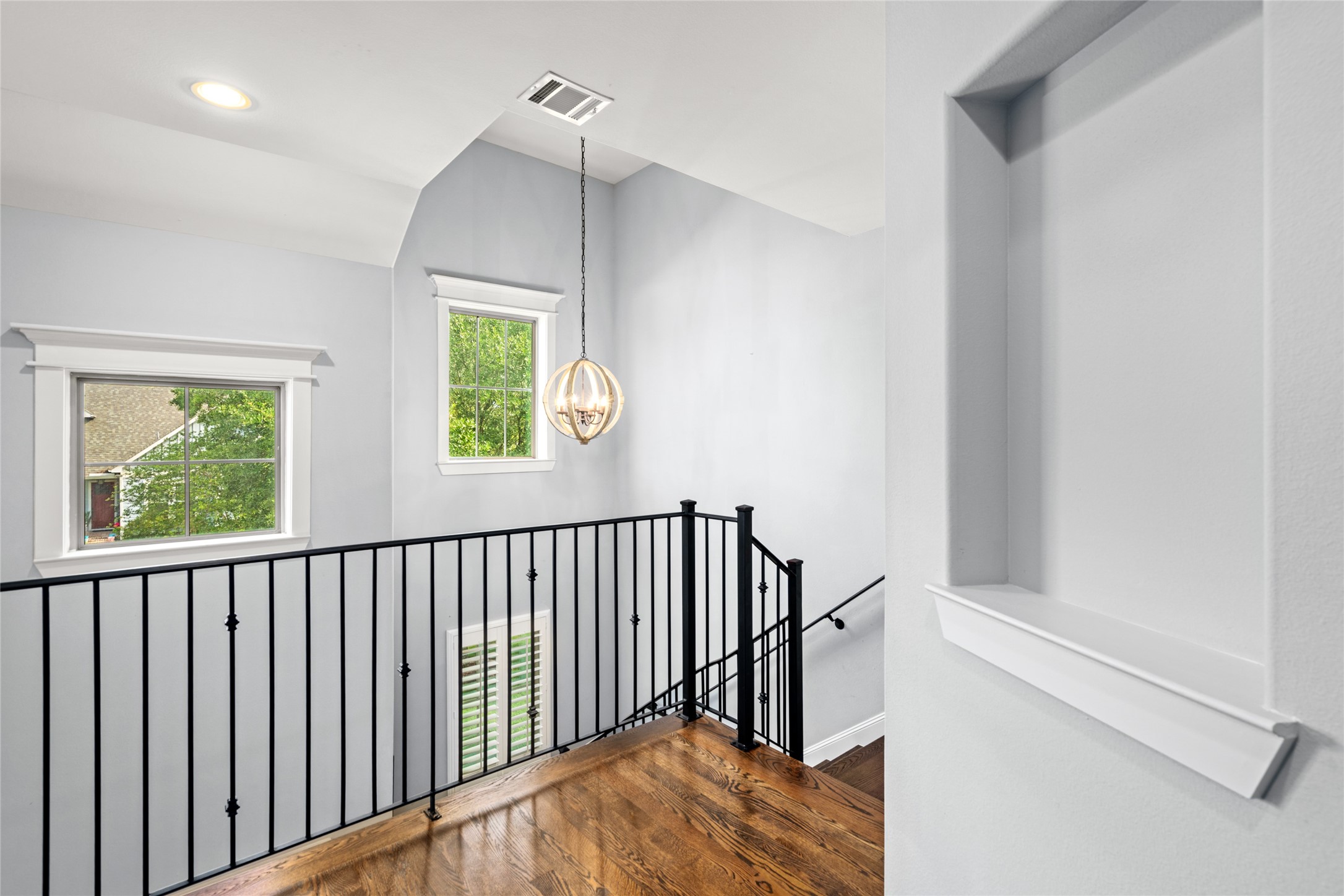  1045 Rosepoint Street - 物件實景