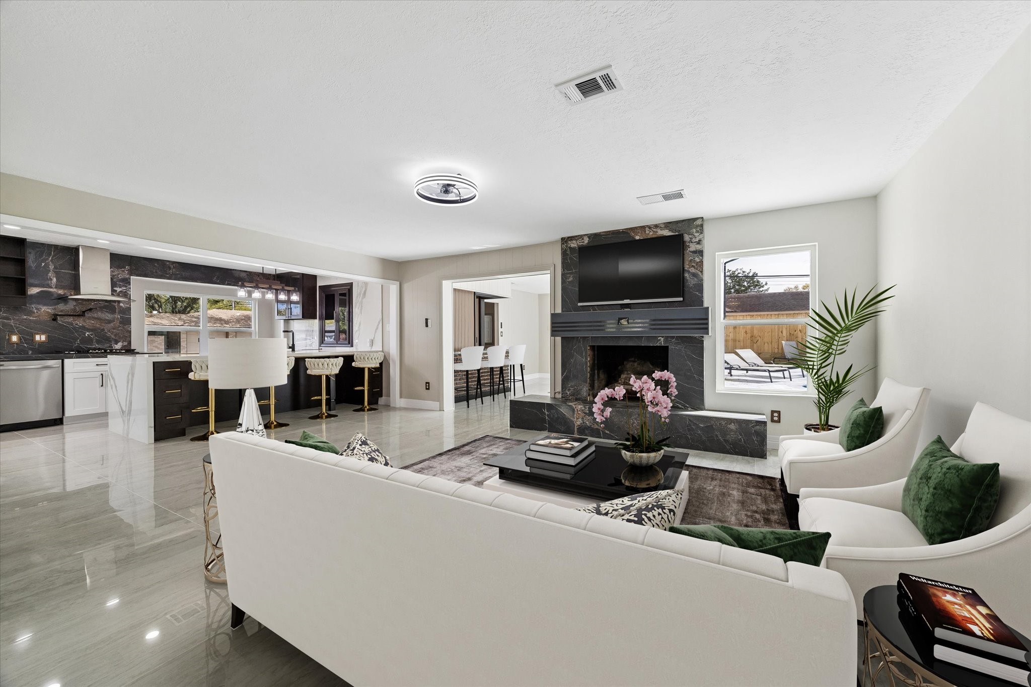  2302 Brooktree Drive - 物件實景