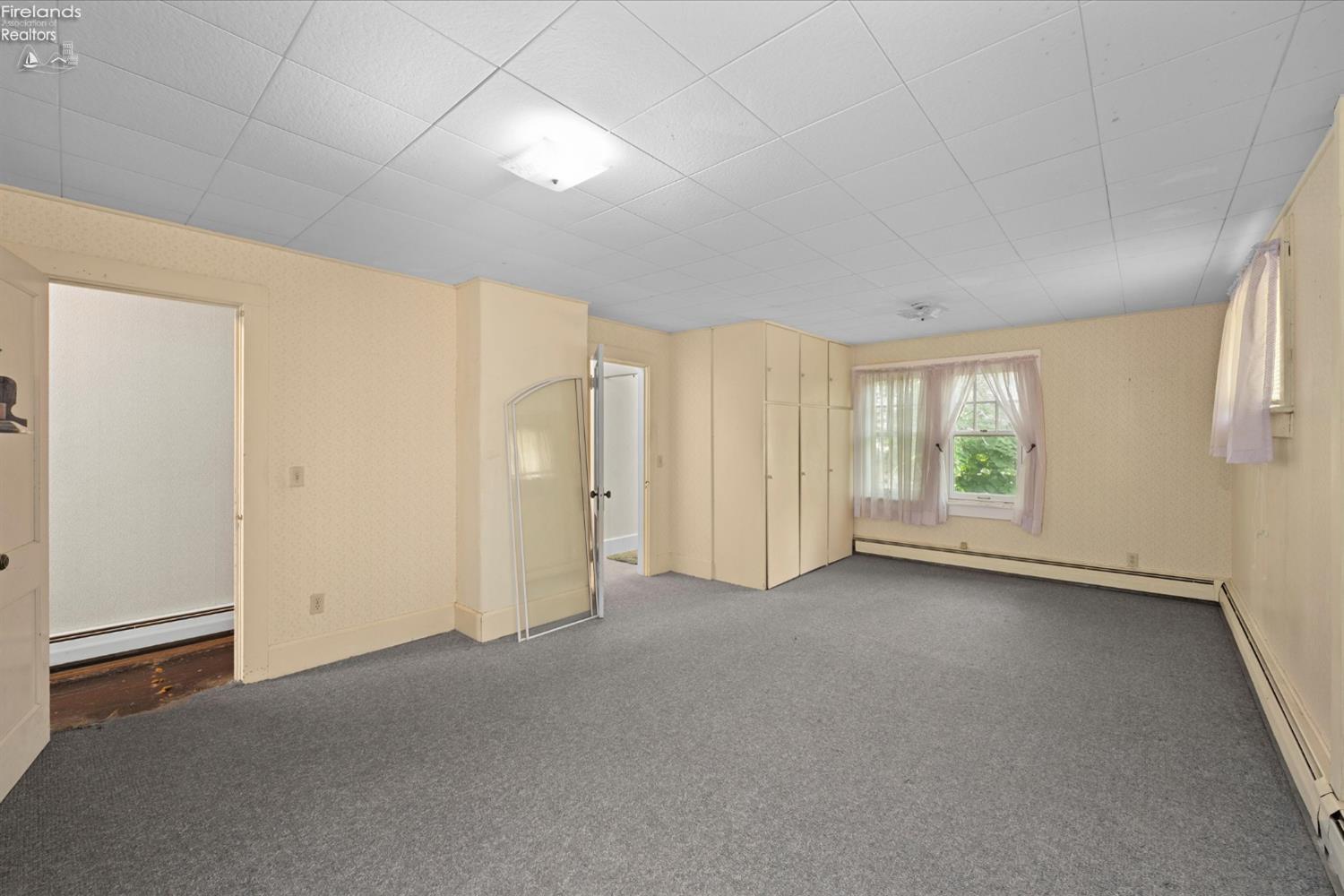 Port Clinton, Ohio, 43452, United States, 3 Bedrooms Bedrooms, ,3 BathroomsBathrooms,Residential,For Sale,1983148