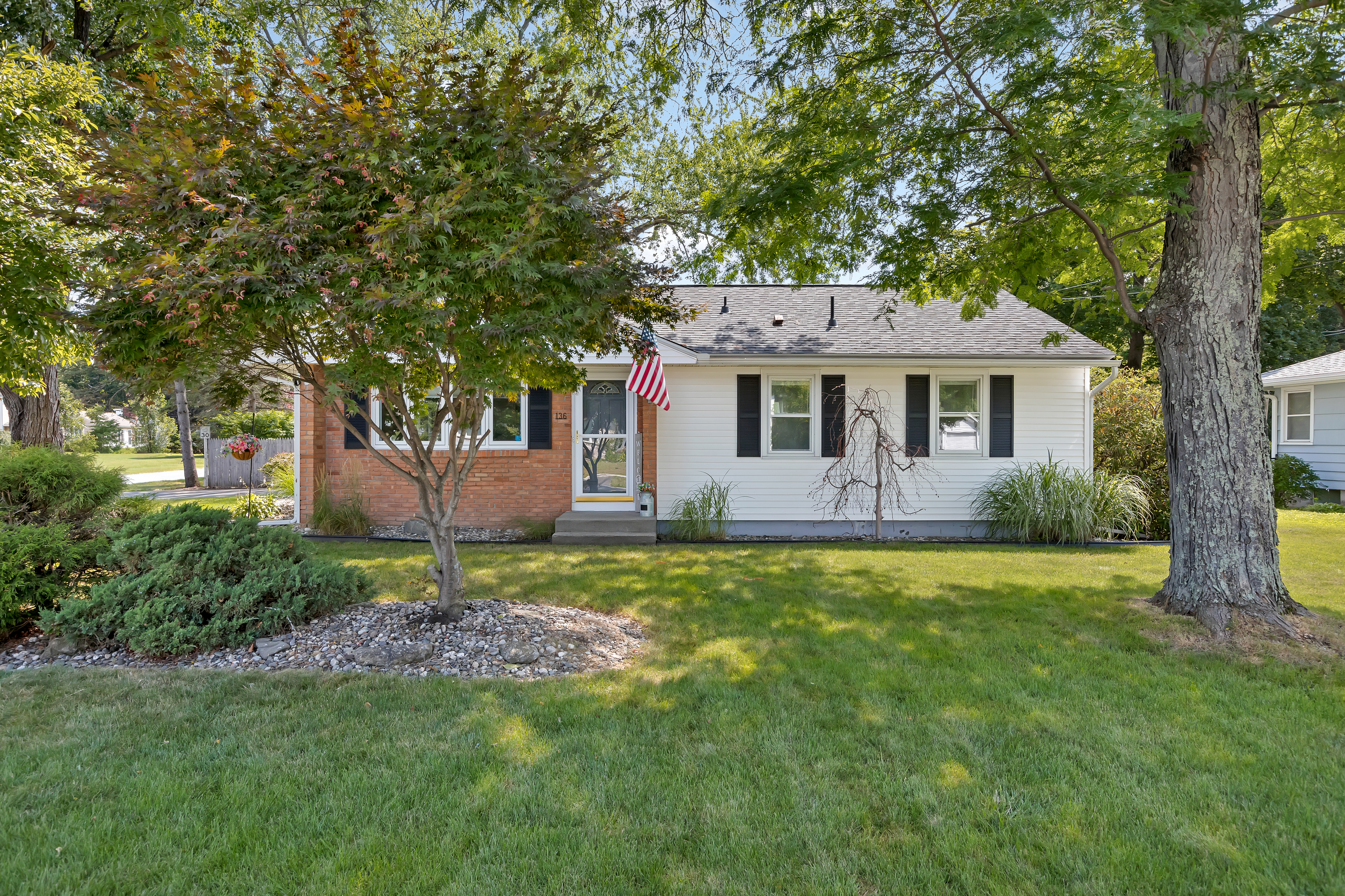  136 Kenwood Avenue, Bethlehem, NY, 12054 - 物件實景