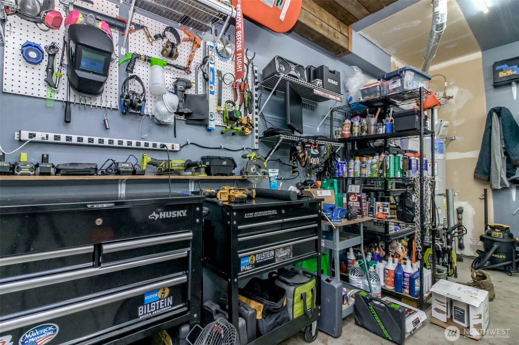 Puyallup, Washington, 98373, United States, 3 Bedrooms Bedrooms, ,3 BathroomsBathrooms,Residential,For Sale,1979459