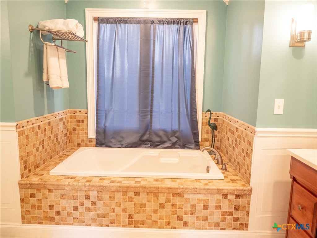 Victoria, Texas, 77905, United States, 5 Bedrooms Bedrooms, ,4 BathroomsBathrooms,Residential,For Sale,1989033