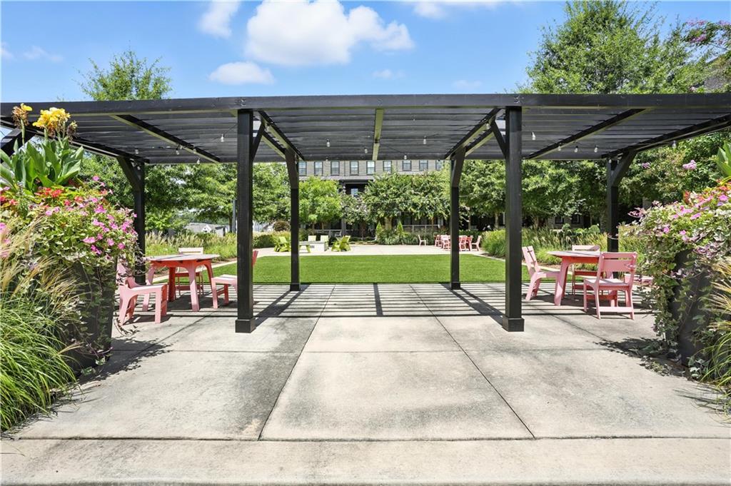 Alpharetta, Georgia, 30005, United States, 3 Bedrooms Bedrooms, ,3 BathroomsBathrooms,Residential,For Sale,1907831