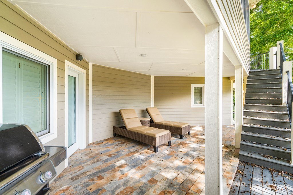 Hiawassee, Georgia, 30546, United States, 3 Bedrooms Bedrooms, ,4 BathroomsBathrooms,Residential,For Sale,1978454