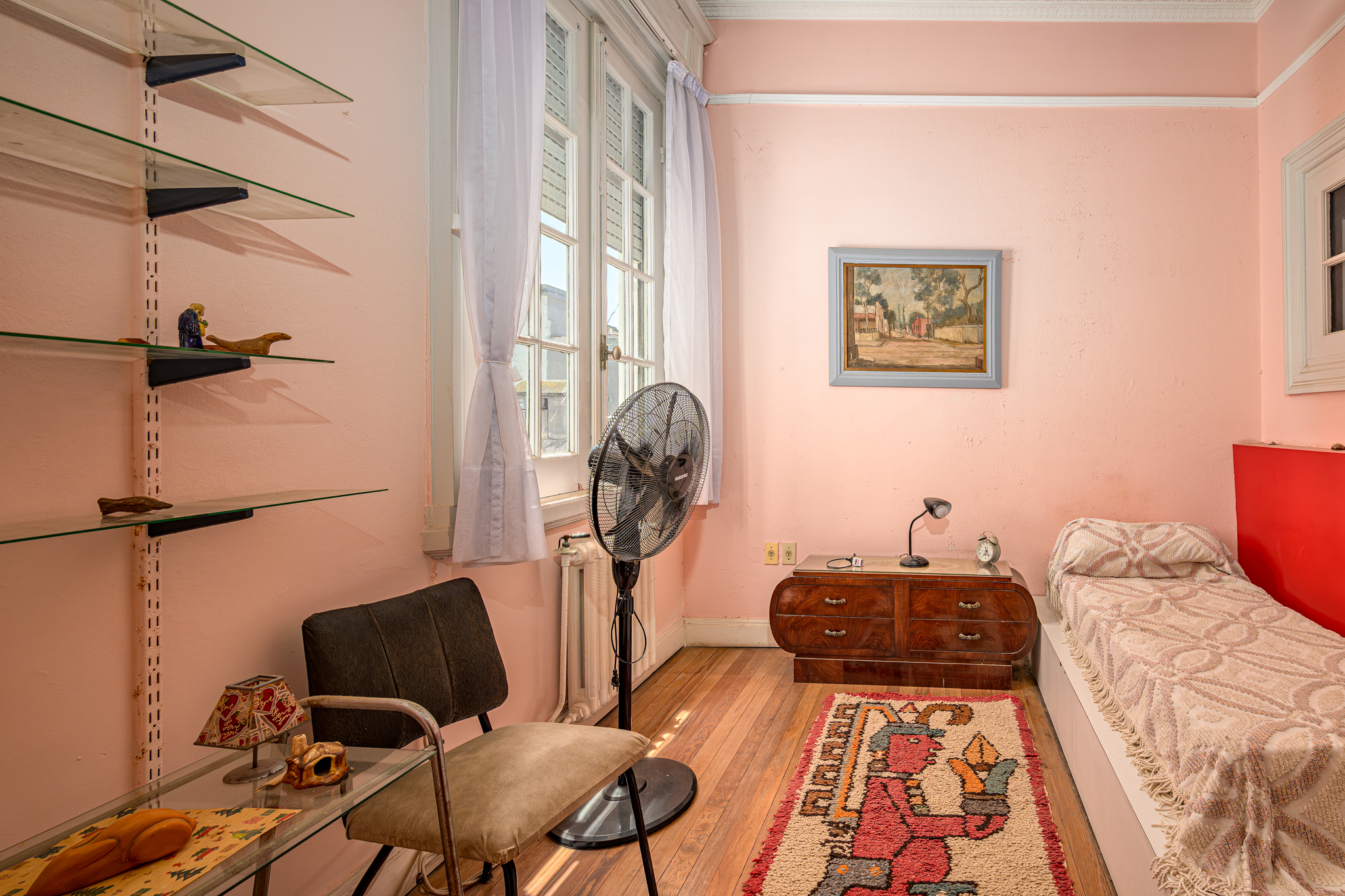  Spacious Fifth-Floor Apartment in Montevideo