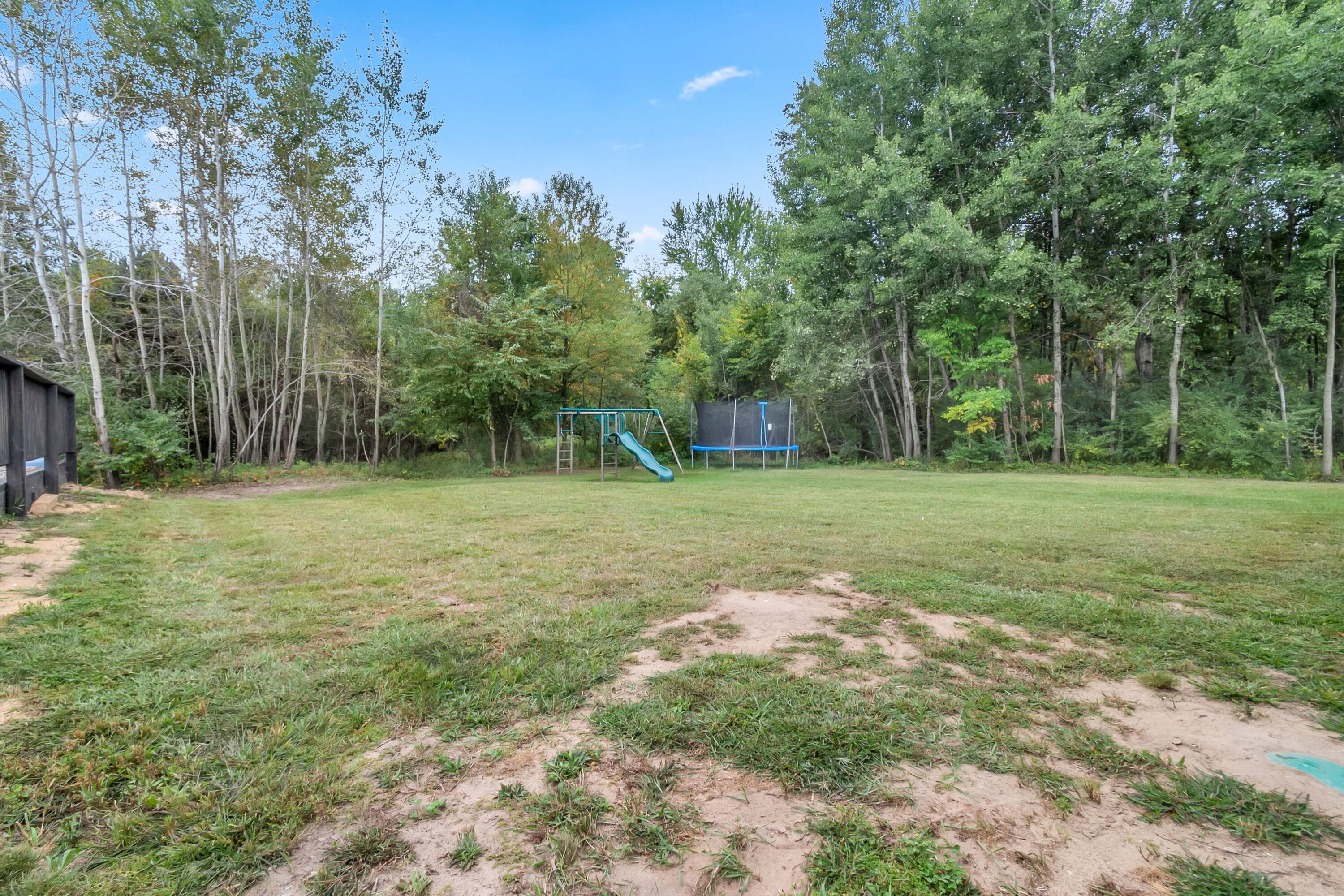 Quincy, Michigan, 49082, United States, 2 Bedrooms Bedrooms, ,3 BathroomsBathrooms,Residential,For Sale,1979767