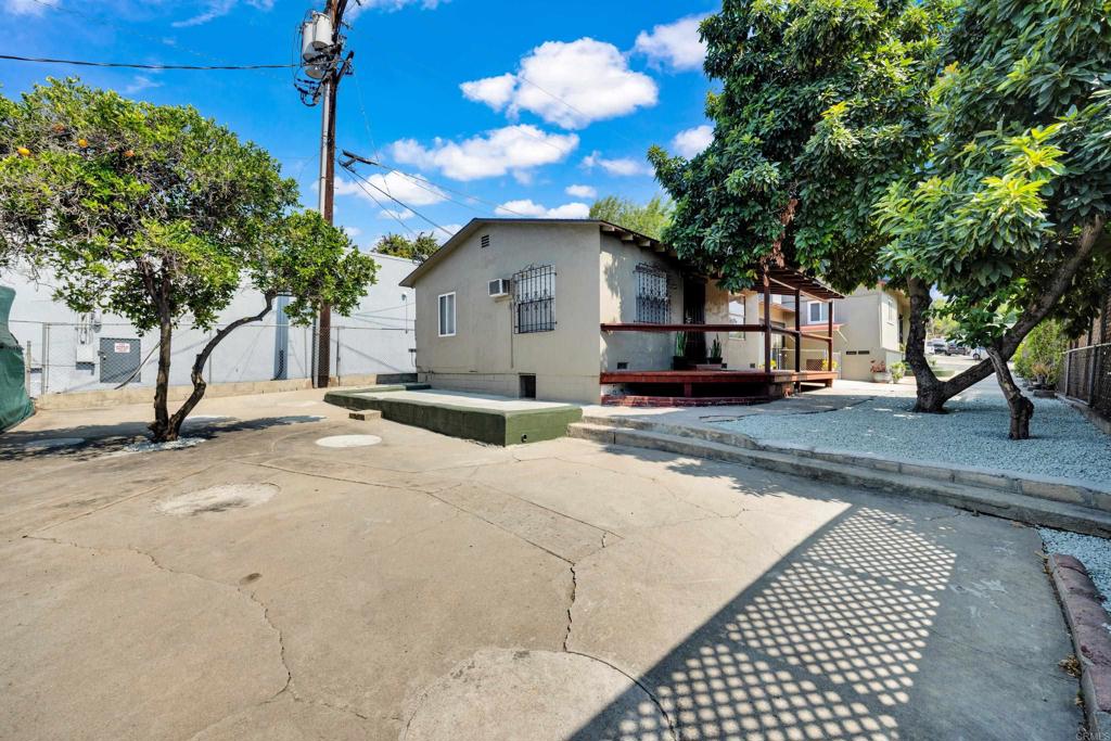 Spring Valley, California, 91977, United States, 6 Bedrooms Bedrooms, ,4 BathroomsBathrooms,Residential,For Sale,1996017