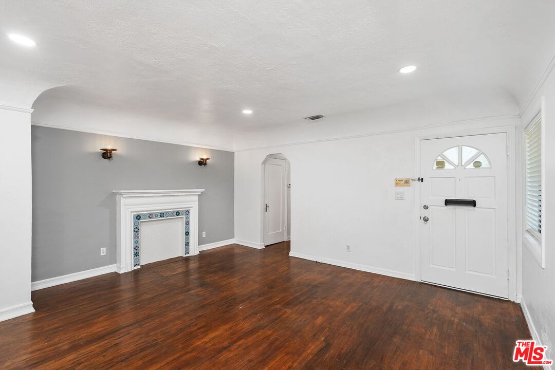 West Hollywood, California, 90046, United States, 4 Bedrooms Bedrooms, ,4 BathroomsBathrooms,Residential,For Sale,1840253