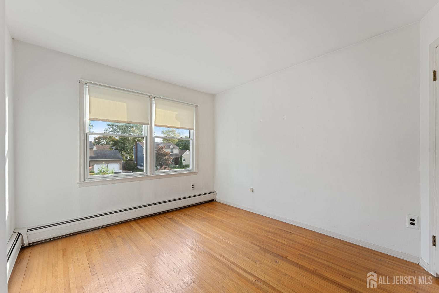 Middlesex, New Jersey, 08846, United States, 4 Bedrooms Bedrooms, ,3 BathroomsBathrooms,Residential,For Sale,1968933