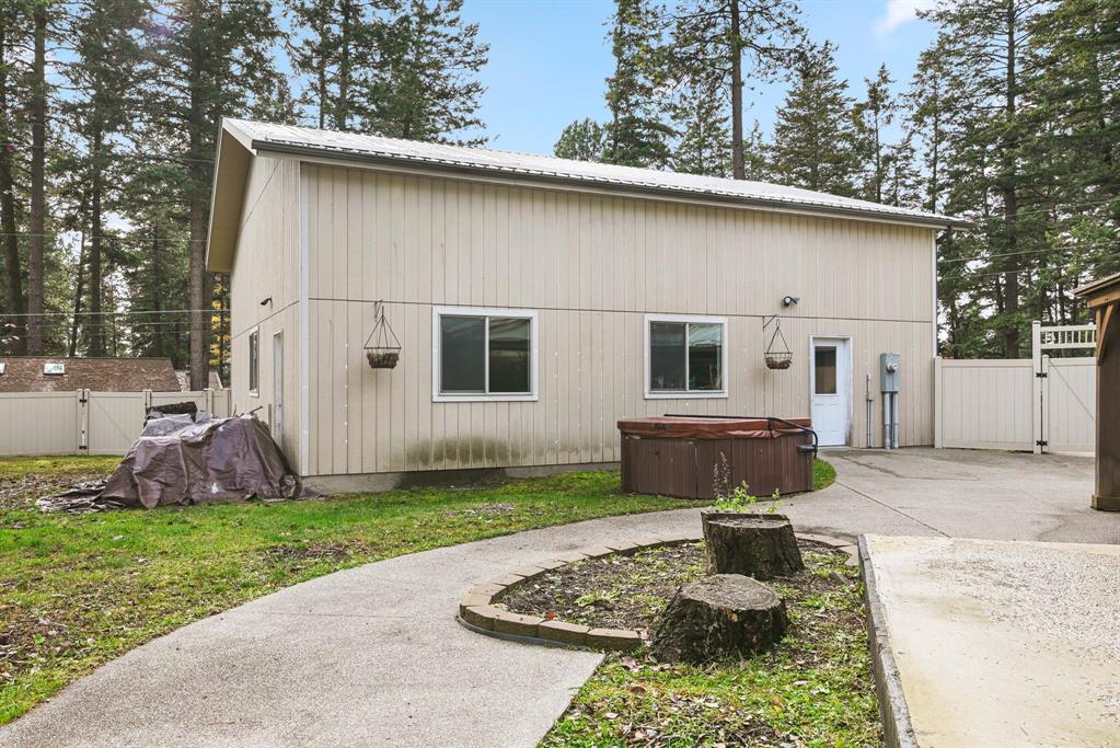 Columbia Falls, Montana, 59912, United States, 7 Bedrooms Bedrooms, ,2 BathroomsBathrooms,Residential,For Sale,1990809