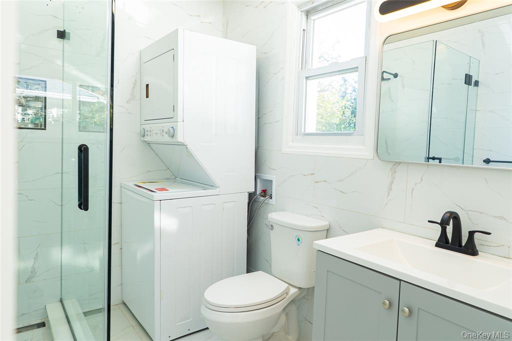 Amityville, New York, 11701, United States, 6 Bedrooms Bedrooms, ,3 BathroomsBathrooms,Residential,For Sale,1989653