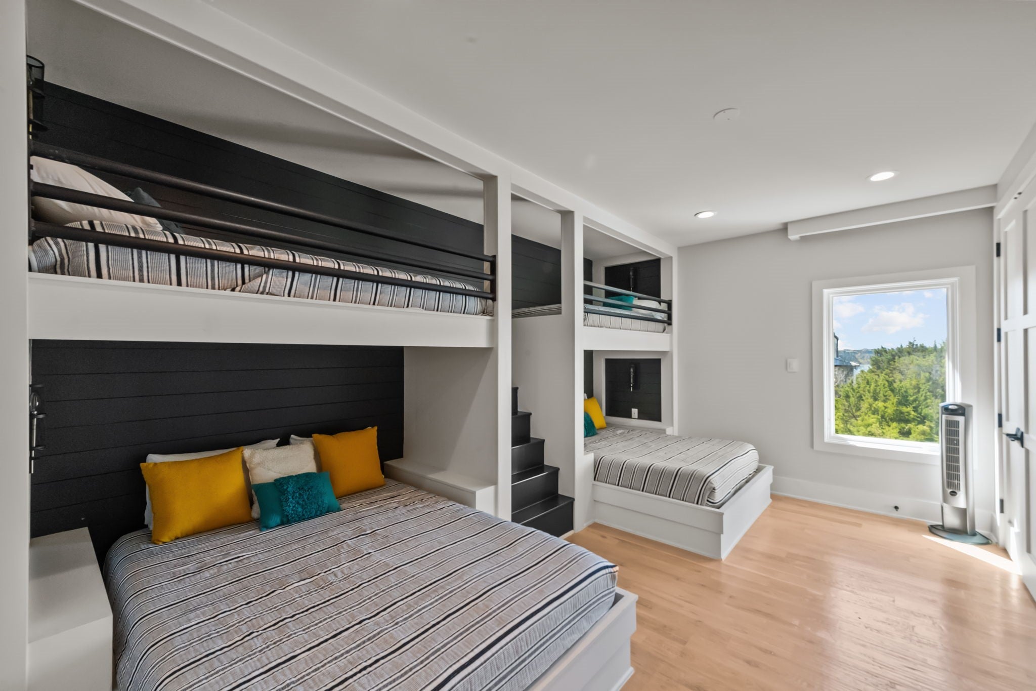 Graford, Texas, 76449, United States, 5 Bedrooms Bedrooms, ,7 BathroomsBathrooms,Residential,For Sale,1987325