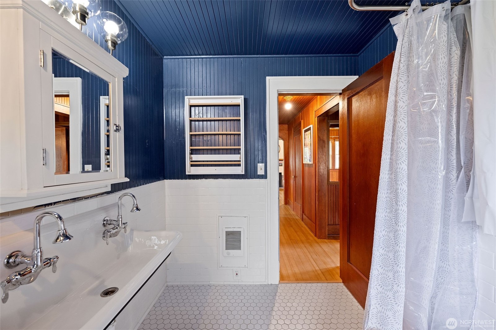 Seaview, Washington, 98641, United States, 2 Bedrooms Bedrooms, ,1 BathroomBathrooms,Residential,For Sale,1982680