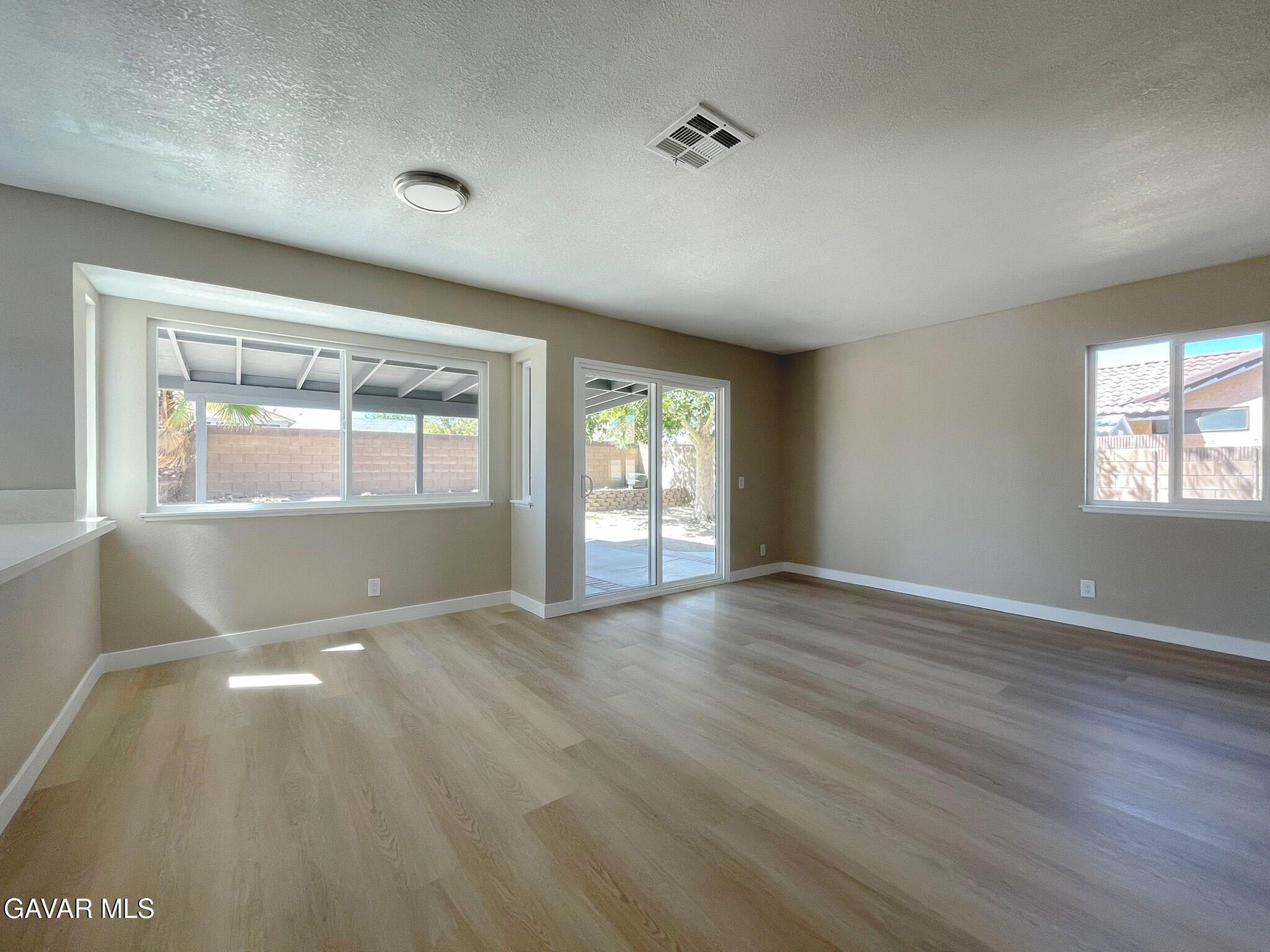 Lancaster, California, 93536, United States, 5 Bedrooms Bedrooms, ,3 BathroomsBathrooms,Residential,For Sale,1921433