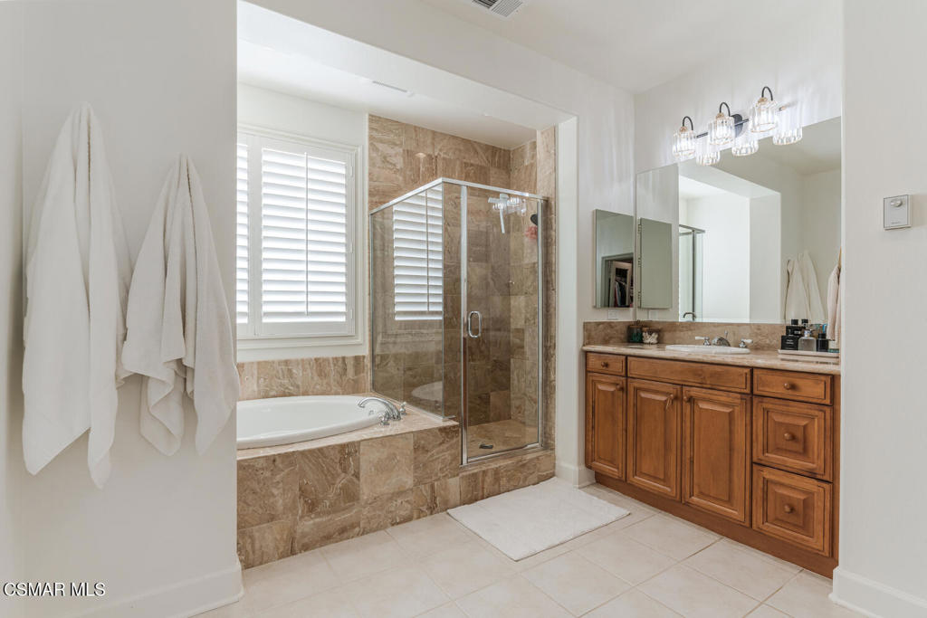 Simi Valley, California, 93065, United States, 4 Bedrooms Bedrooms, ,4 BathroomsBathrooms,Residential,For Sale,1978928