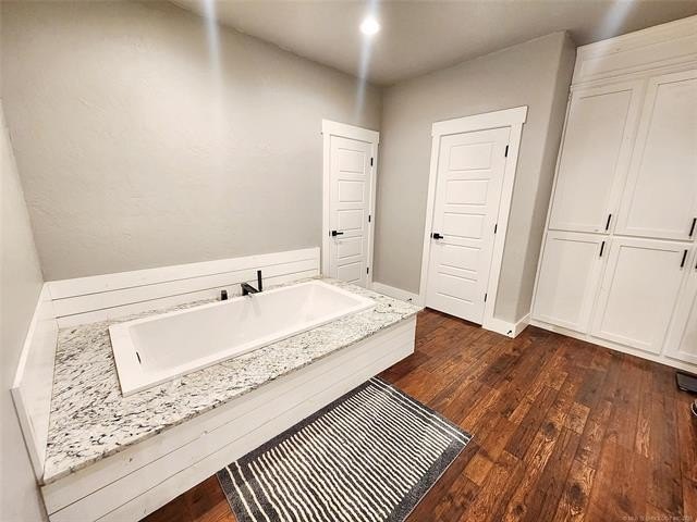 Tahlequah, Oklahoma, 74464, United States, 4 Bedrooms Bedrooms, ,4 BathroomsBathrooms,Residential,For Sale,1984008