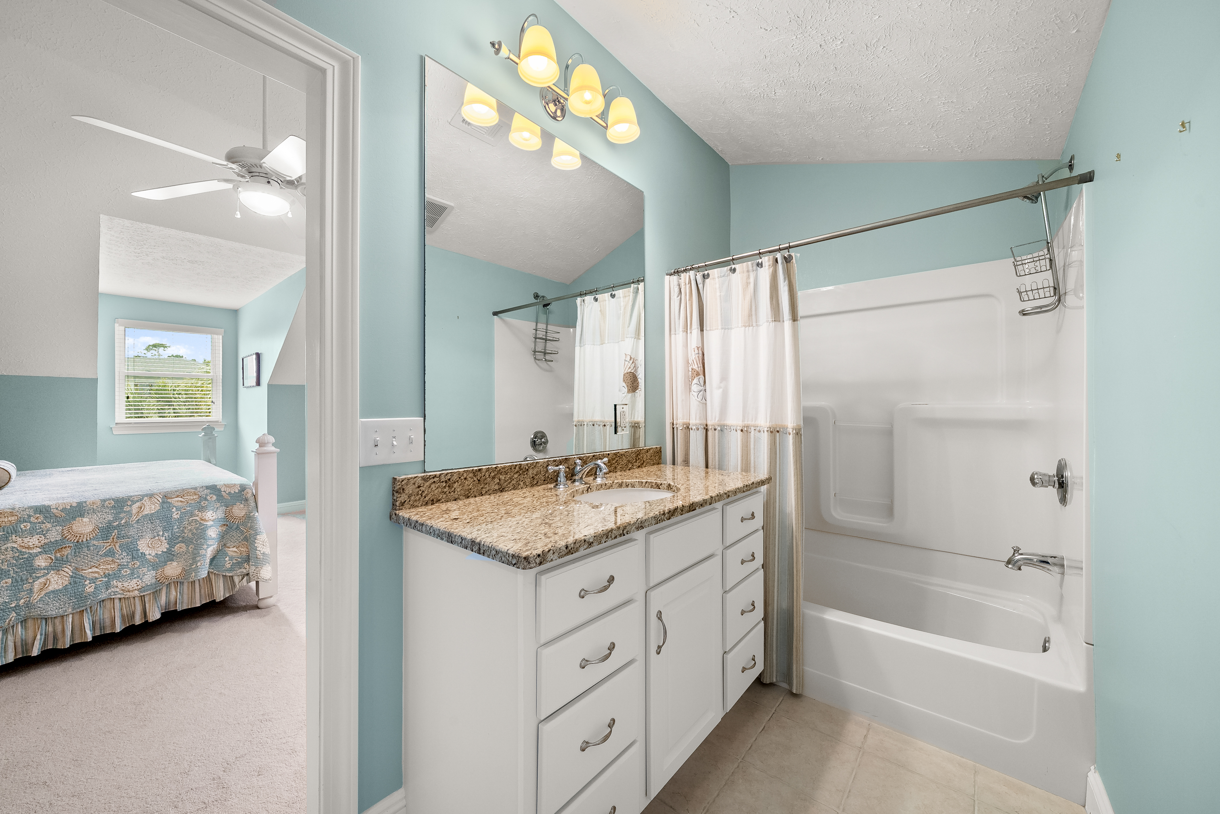  Thoughtfully-Designed Waterfront Retreat With Gulf And Bay Access - 物件實景