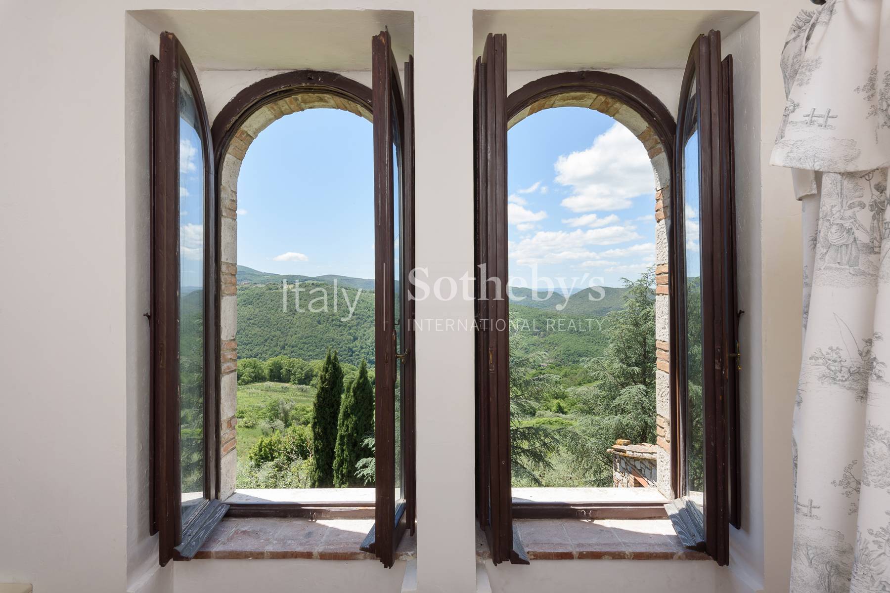  13th-Century Watchtower with Breathtaking Views over Todi - 物件實景