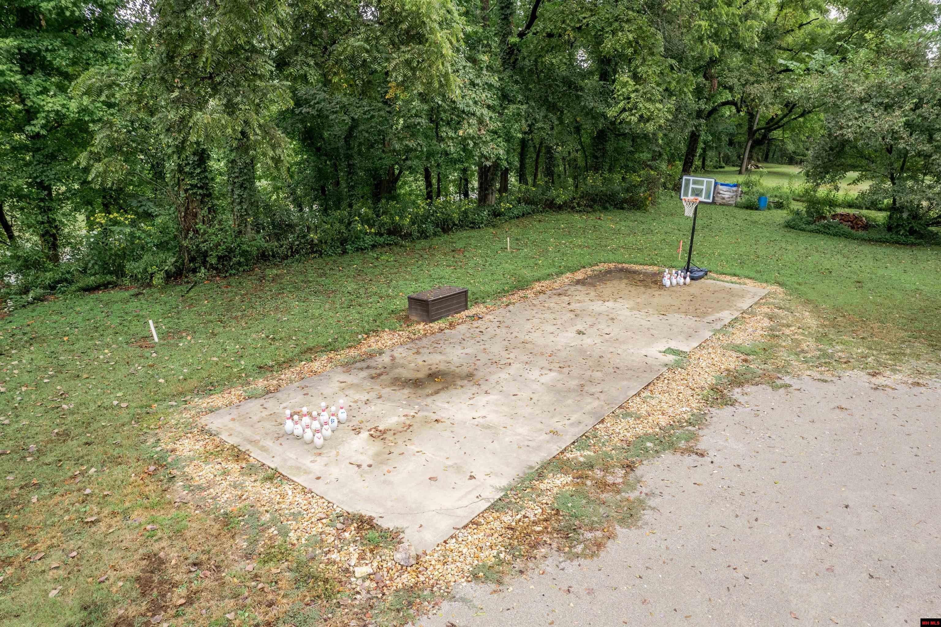 Norfork, Arkansas, 72658, United States, 4 Bedrooms Bedrooms, ,4 BathroomsBathrooms,Residential,For Sale,1976575